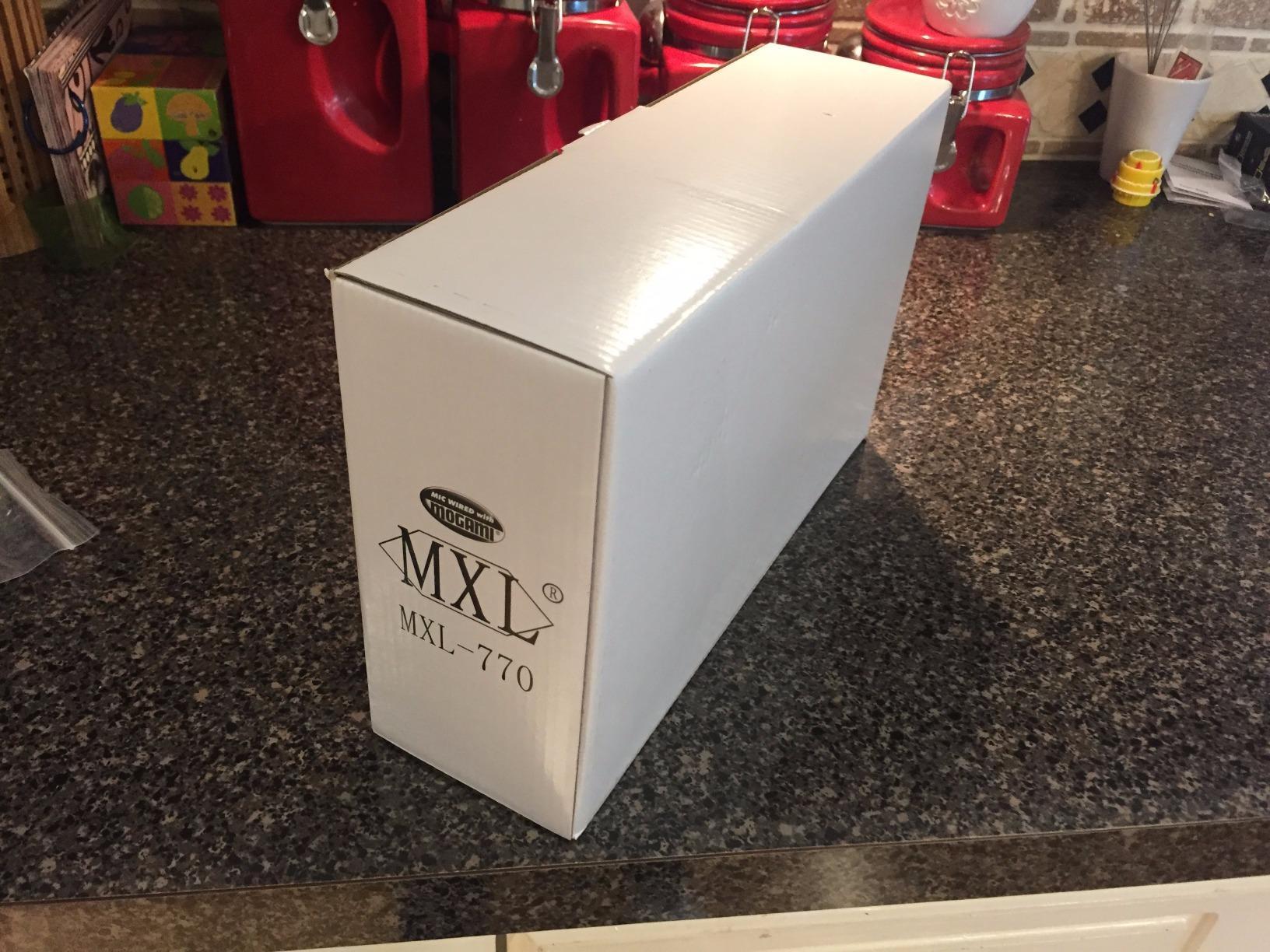 MXL 770 Condenser Microphone for Podcasting, Singing, Home Studio Recording, Gaming & Streaming | XLR | Large Diaphragm | Cardiod (Black) customer photo 1