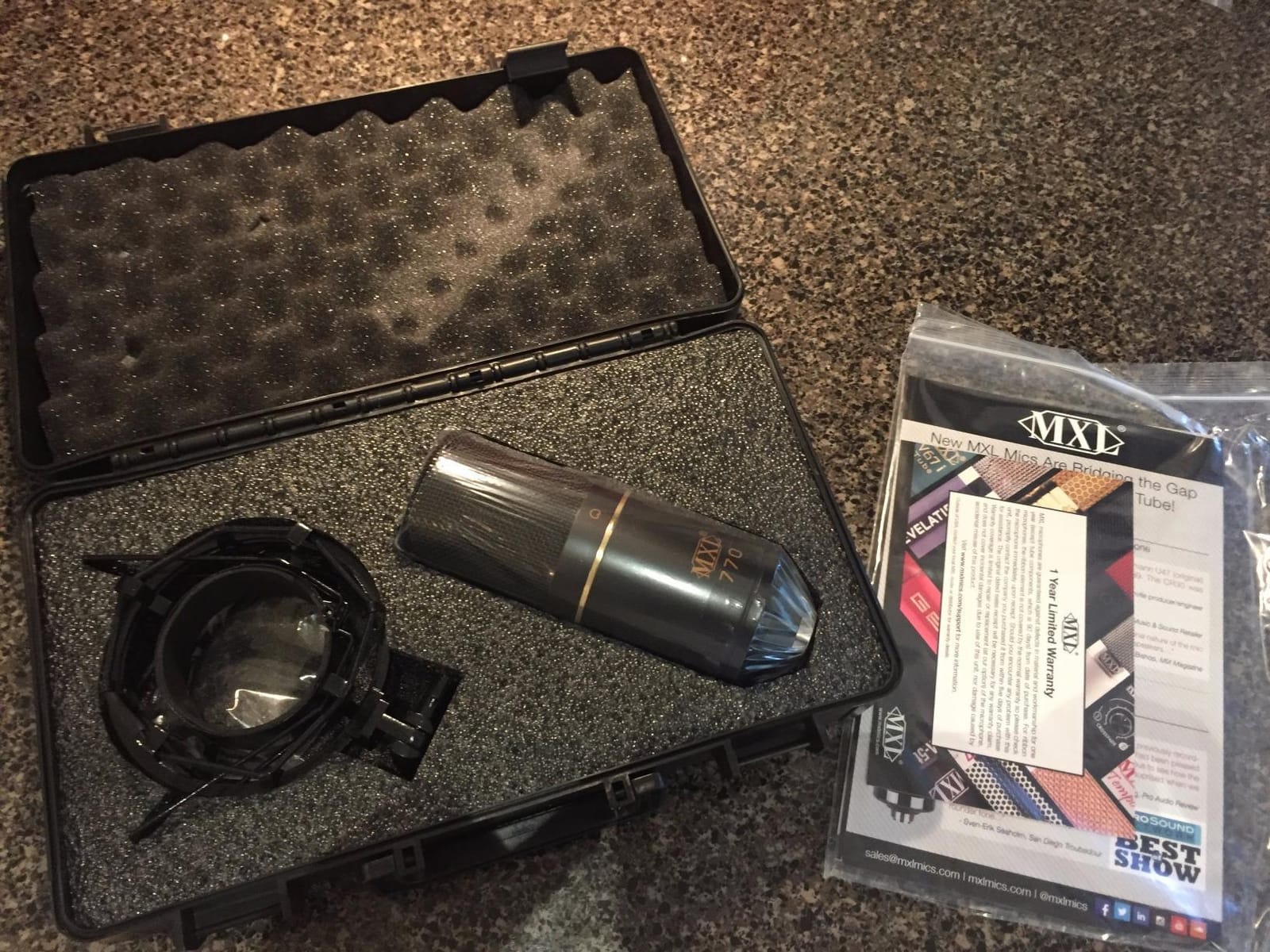 MXL 770 Condenser Microphone for Podcasting, Singing, Home Studio Recording, Gaming & Streaming | XLR | Large Diaphragm | Cardiod (Black) customer photo 2
