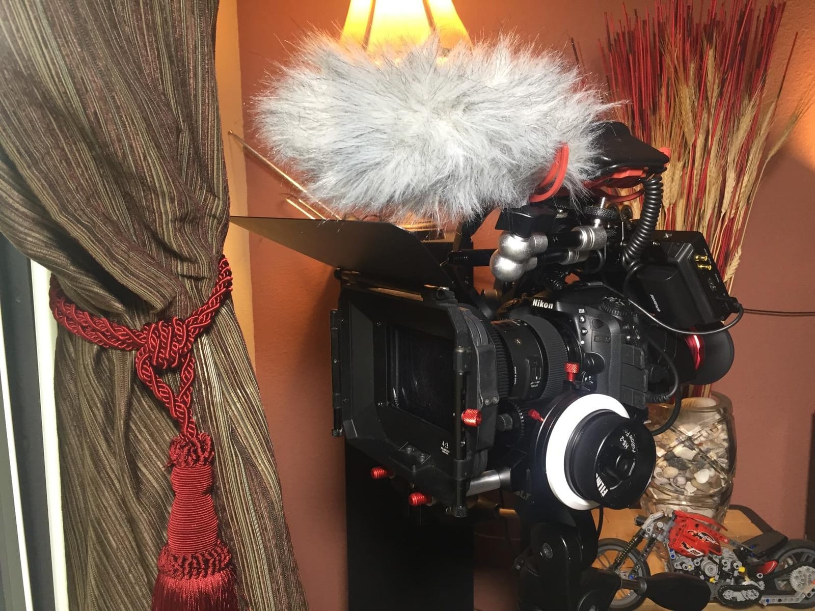 Rode Deadcat Wind Muff, Gray | Faux fur windshield with acoustic transparency for VideoMic, NTG-1 and NTG-2 customer photo 1