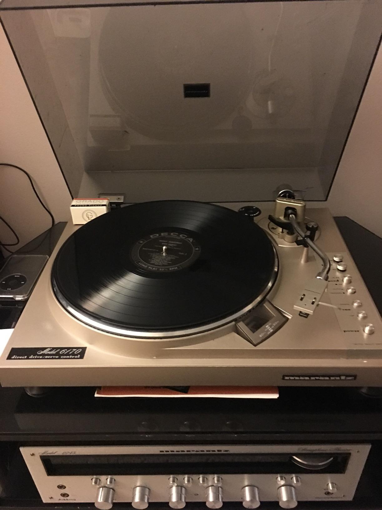 Hosa CRA-202DJ Stereo Interconnect, Dual RCA to Dual Right-Angle RCA with Ground Wire, 6.6 Feet customer photo 1