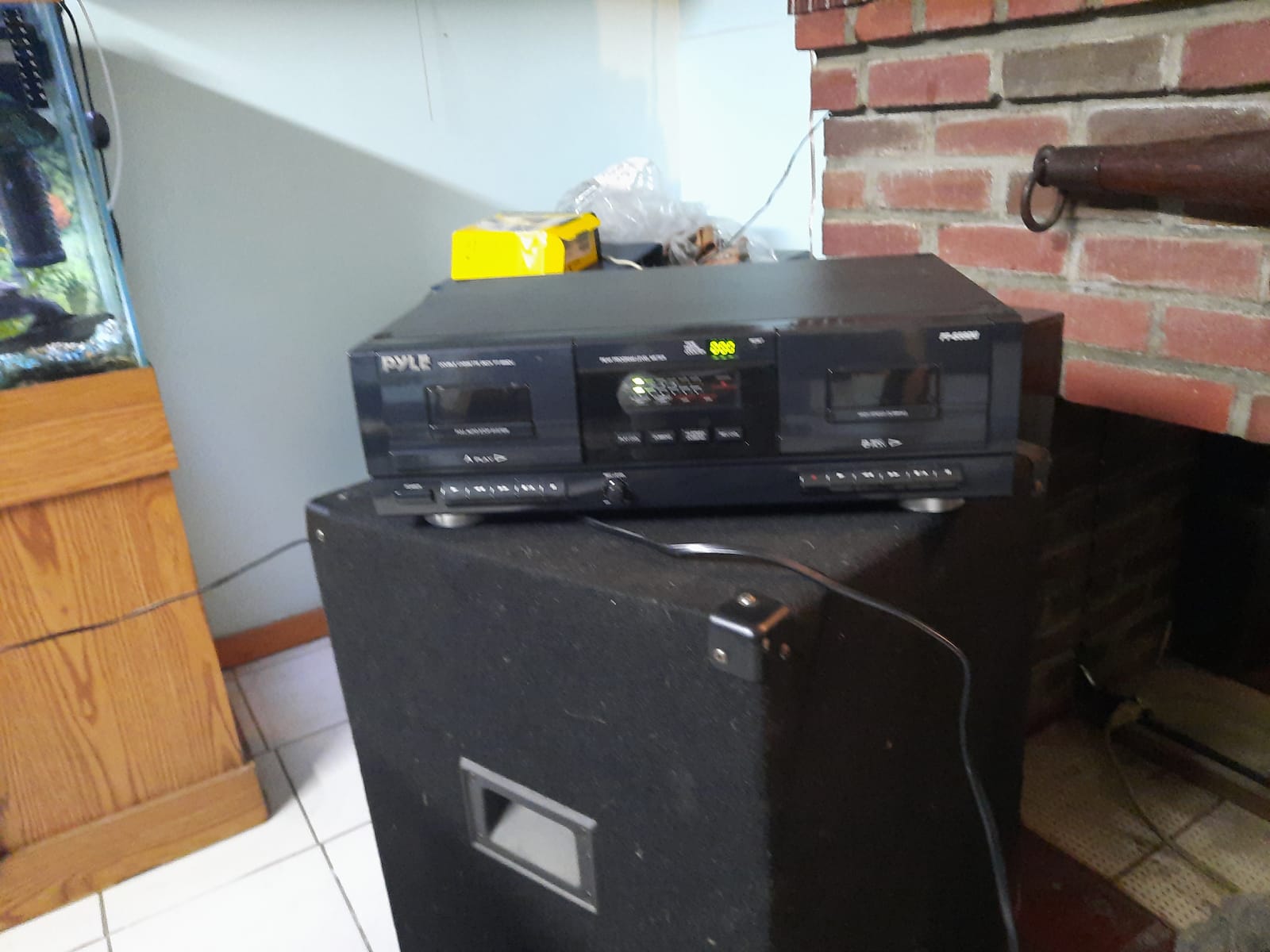 Pyle Dual Stereo Cassette Tape Deck - Clear Audio Double Player Recorder System w/ MP3 Music Converter, RCA for Recording, Dubbing, USB, Retro Design - For Standard / CrO2 Tapes, Home Use - PT659DU customer photo 2