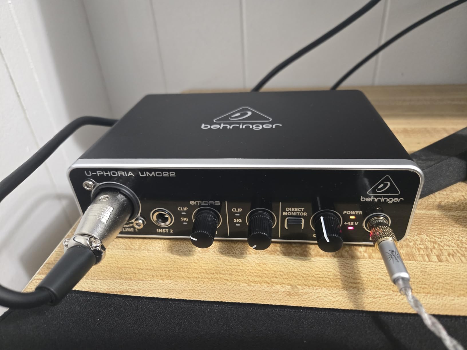 Behringer UMC22 Audiophile 2x2, 48 kHz USB Audio Interface with Midas Mic Preamplifier customer photo 1