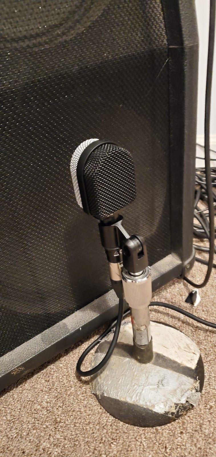 Superlux PRA628MKII Supercardioid Instrument Microphone for Guitar Amps | For guitar and bass cabinets in studios or live venues; flat supercardioid design handles 150dB SPL customer photo 1