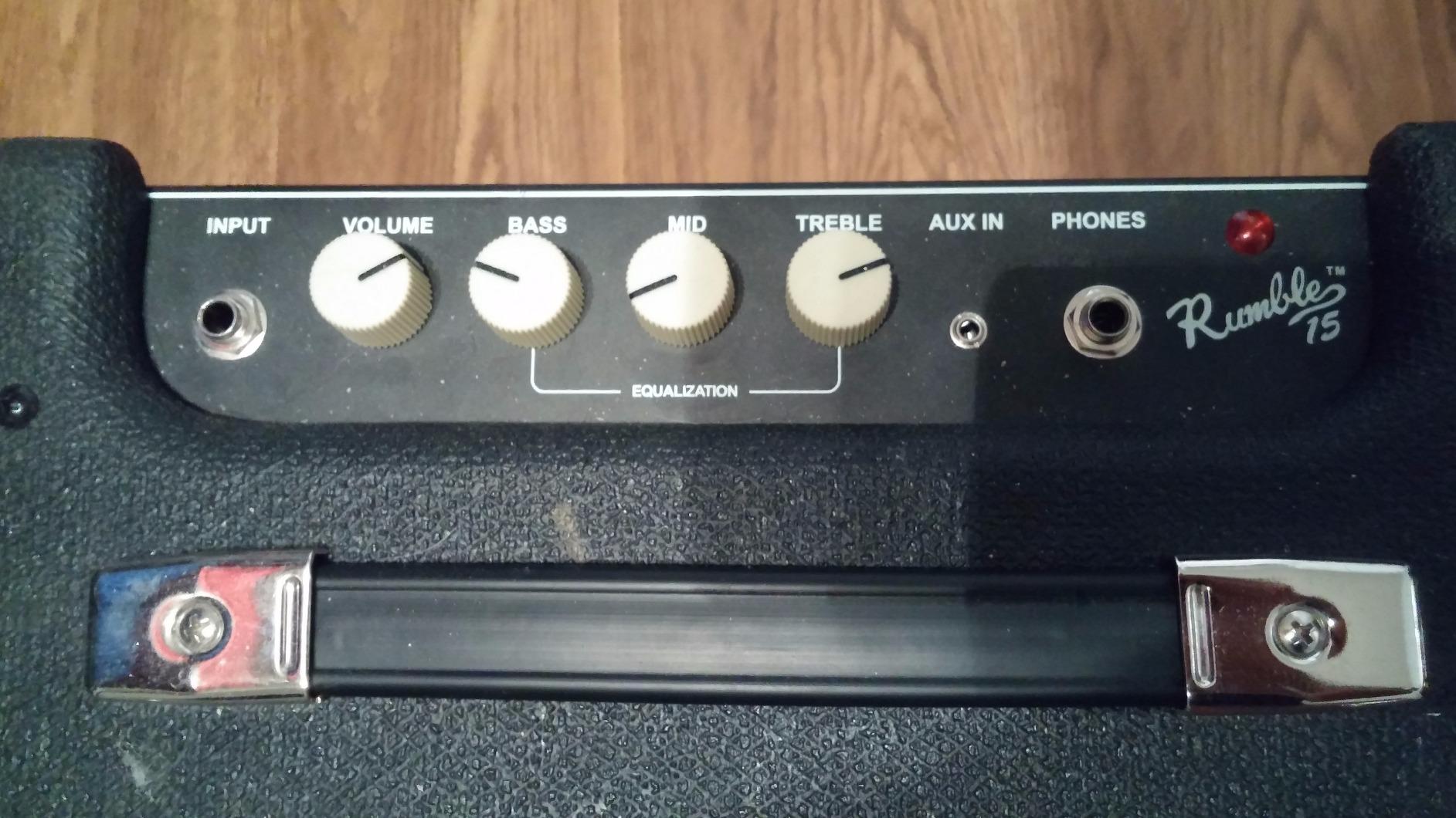 Fender Rumble 15 V3 Bass Guitar Amplifier, 15-Watt Combo Amp with 8