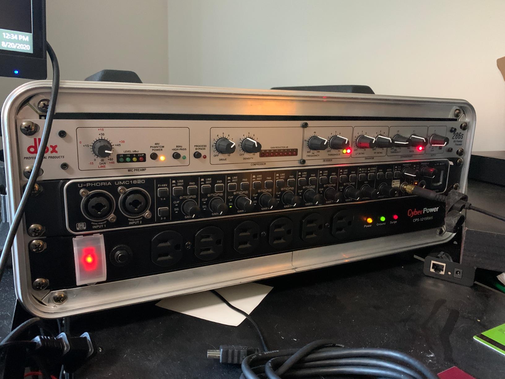 Behringer UMC1820 Audiophile 18x20 USB Audio/MIDI Interface with Midas Mic Preamplifiers and ADAT I/O | For Recording Microphones and Instruments customer photo 2