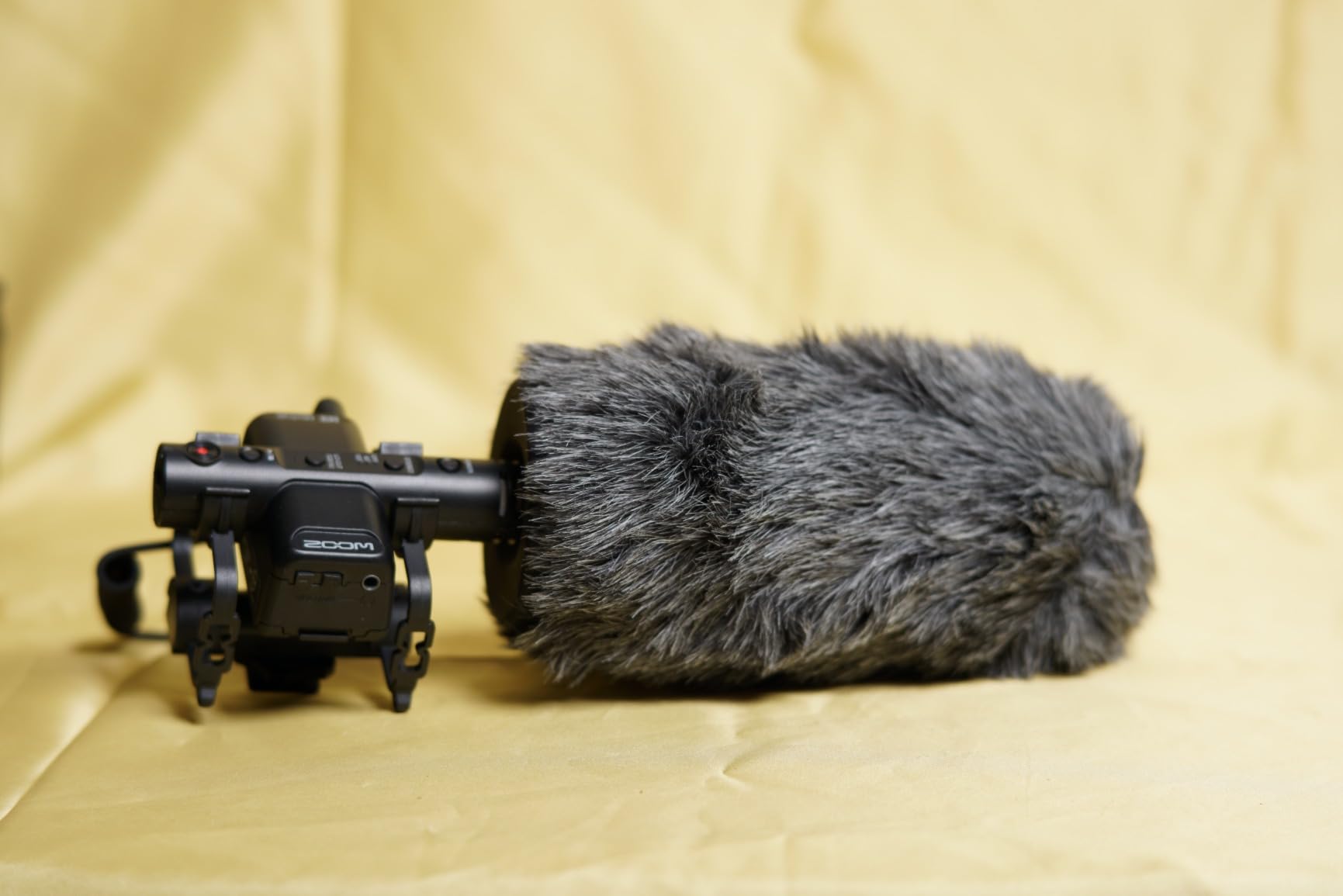 Movo WS-G200 Furry Rigid Windscreen for Microphones 18-23mm in Diameter and up to 8.6