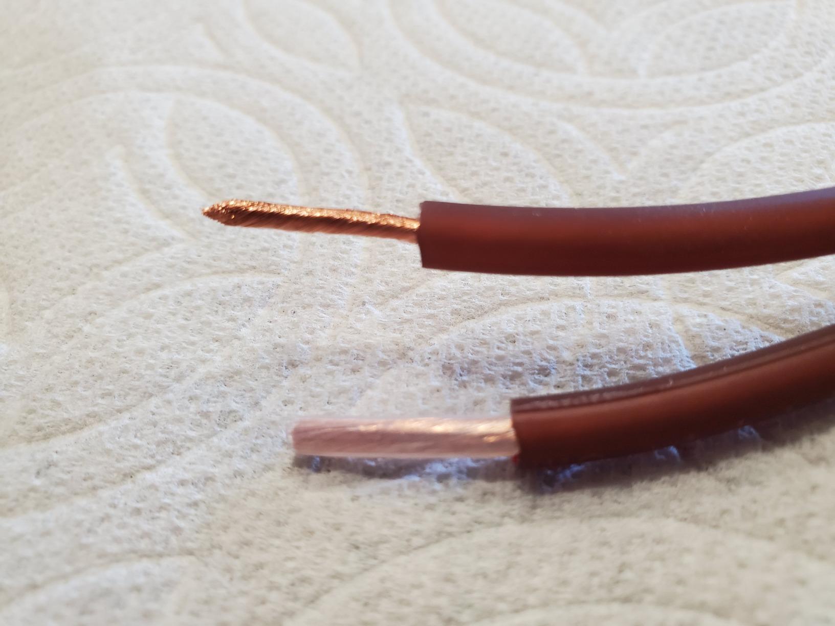 Micca 14 Gauge Pure Copper Speaker Cables, 6.6 Feet Each (2 Meters), 2 Pack Pair, Gold Plated Banana Plugs Connectors, Soldered Construction, Slim Design, 245 Strands, for Stereo or Home Theater customer photo 1