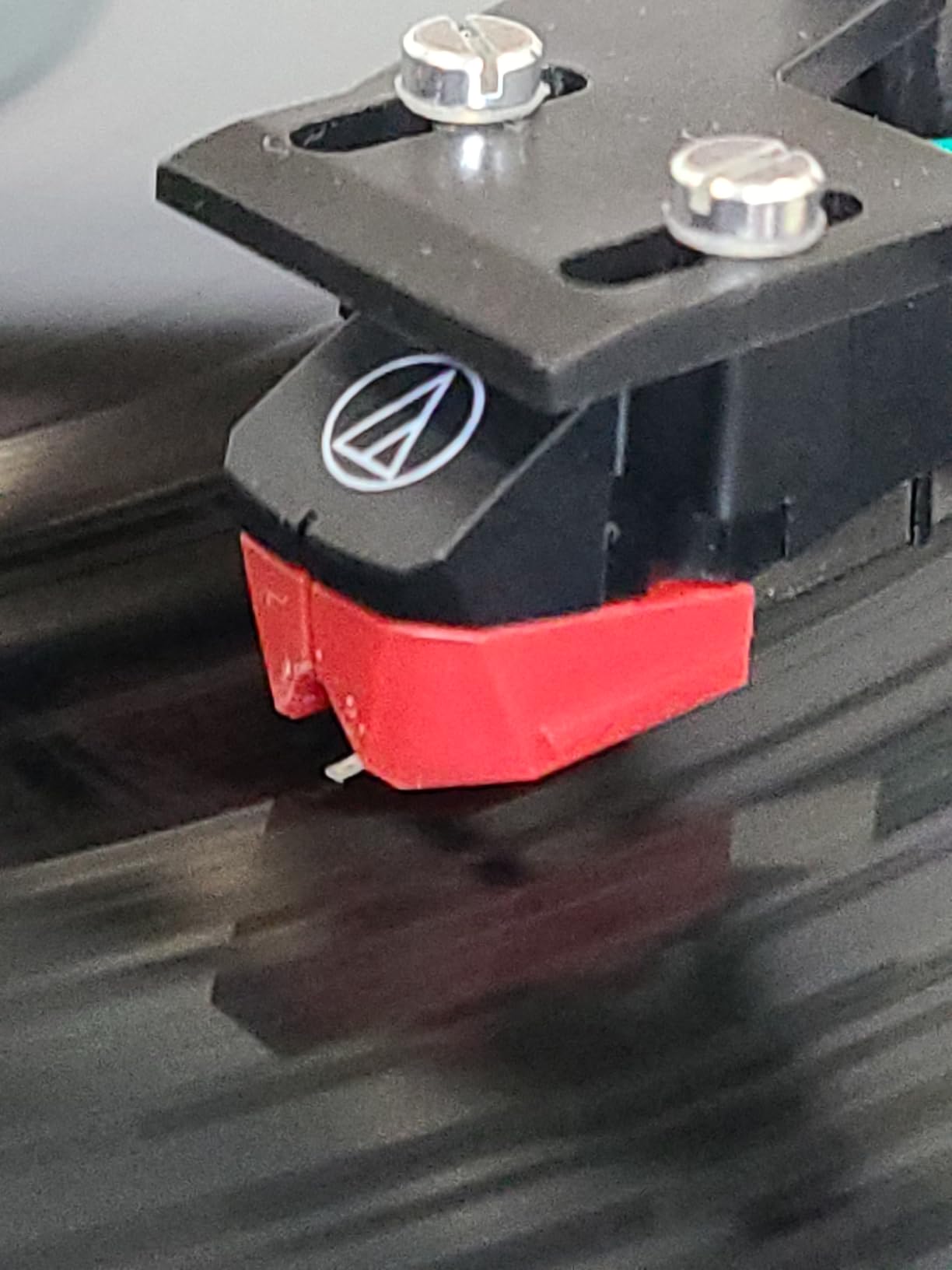 Audio-Technica AT-VM95ML Dual Moving Magnet Turntable Cartridge Red customer photo 1