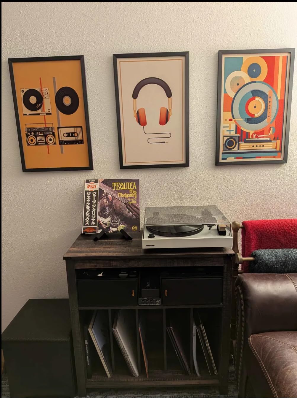 Fluance RT82 Reference High Fidelity Vinyl Turntable Record Player with Ortofon OM10 Cartridge, Speed Control Motor, High Mass MDF Wood Plinth, Vibration Isolation Feet - Piano Black customer photo 1