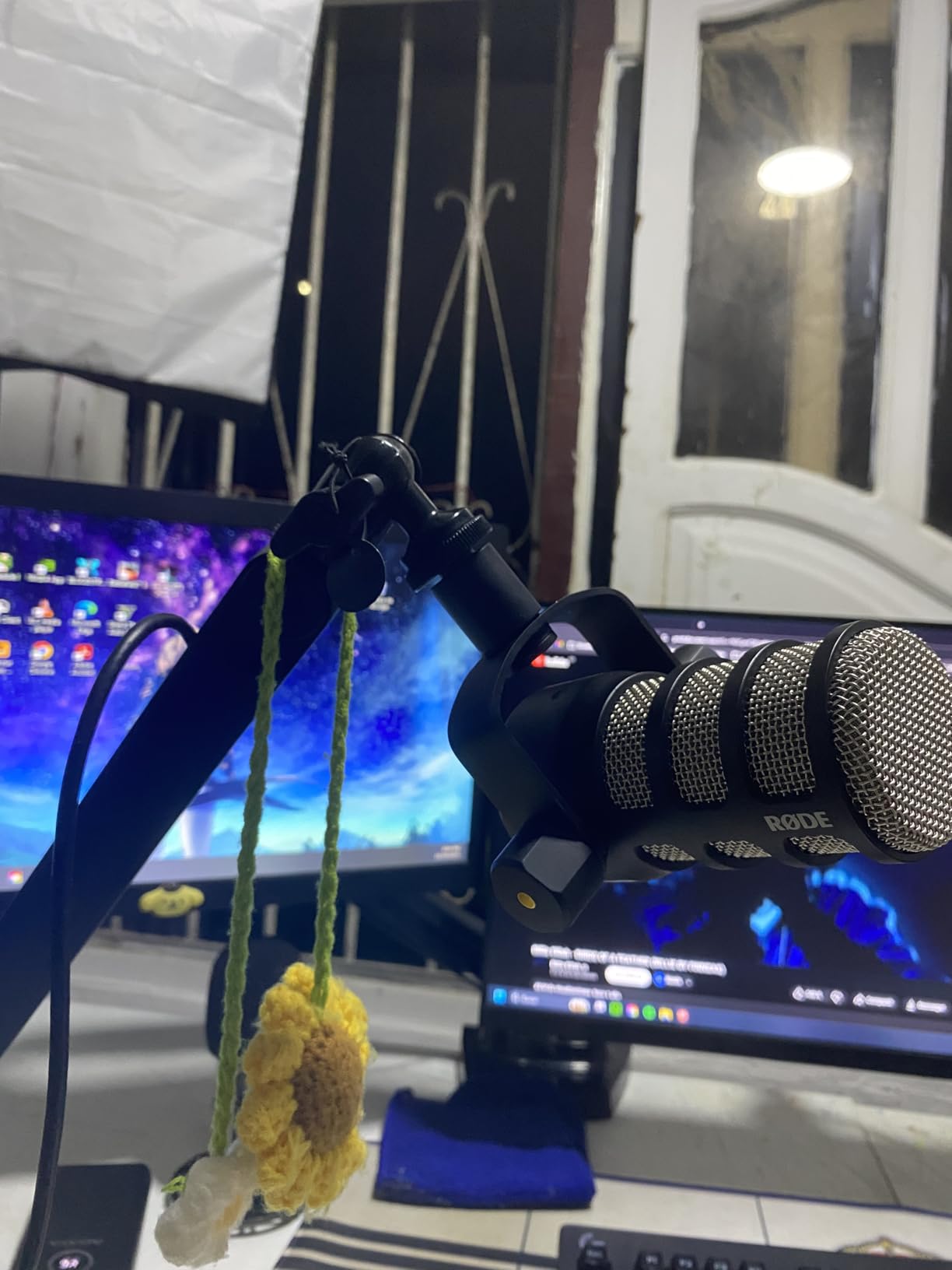 RØDE PodMic Cardioid Dynamic Broadcast Microphone customer photo 1