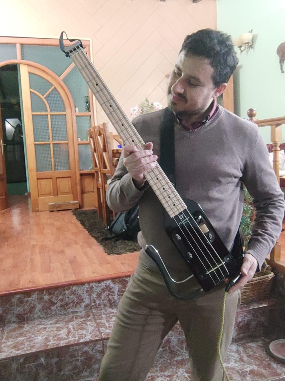 Traveler Guitar Ultra-Light Gloss Black Bass Guitar | 30