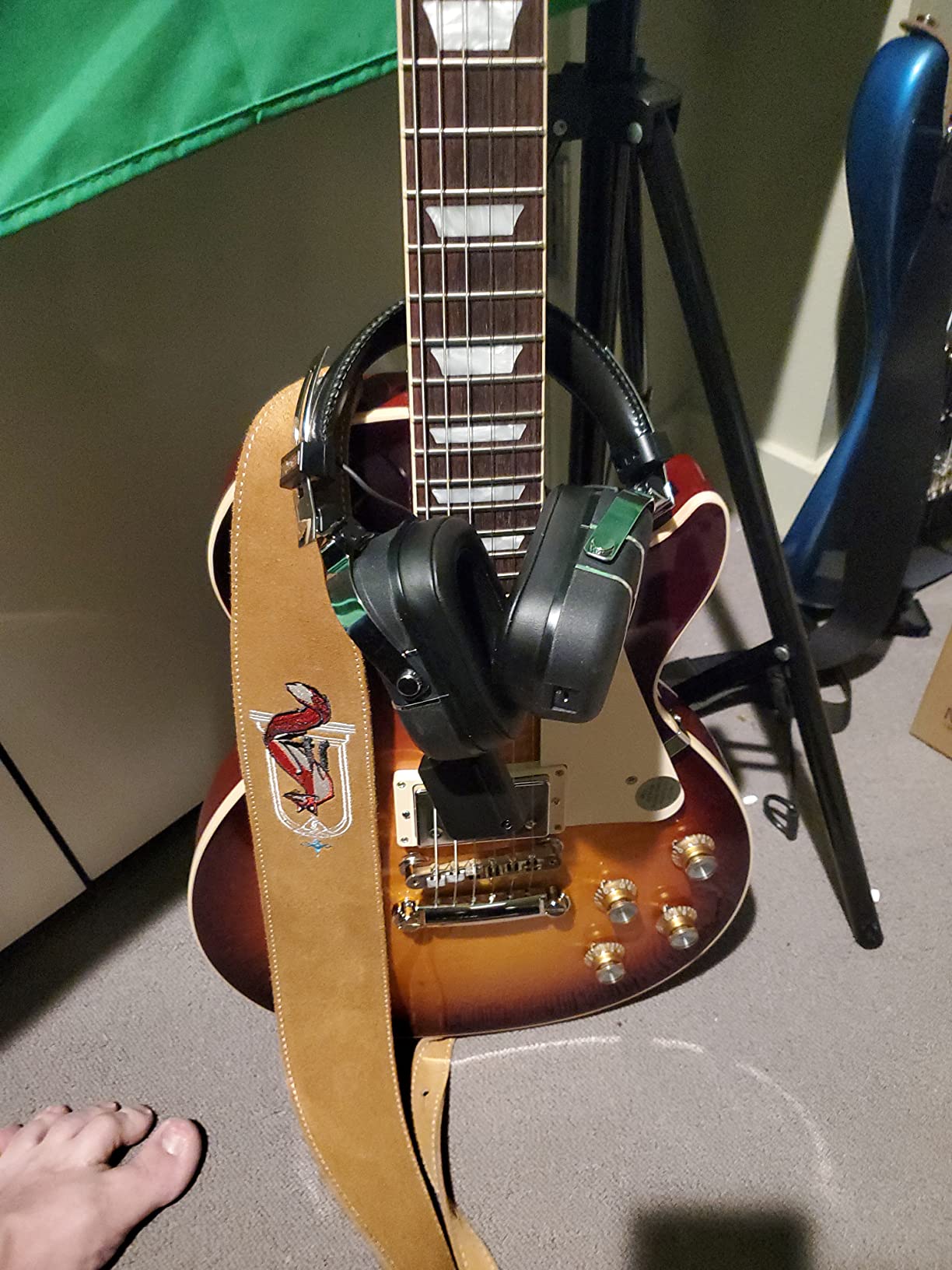 BOSS Waza-Air Over-Ear Guitar Sound System, Wireless customer photo 1