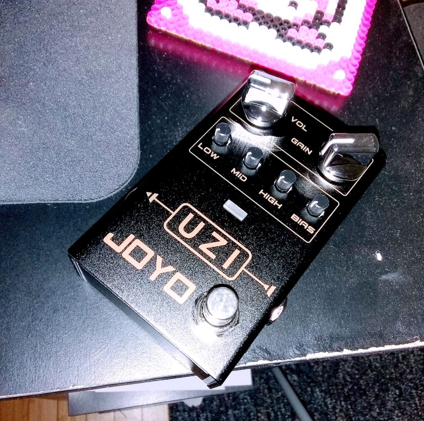 JOYO High-Gain Distortion Guitar Pedal, American & British Voicing via Bias Knob with 3-Band EQ & Dynamic Balance, True Bypass (UZI R-03) customer photo 2