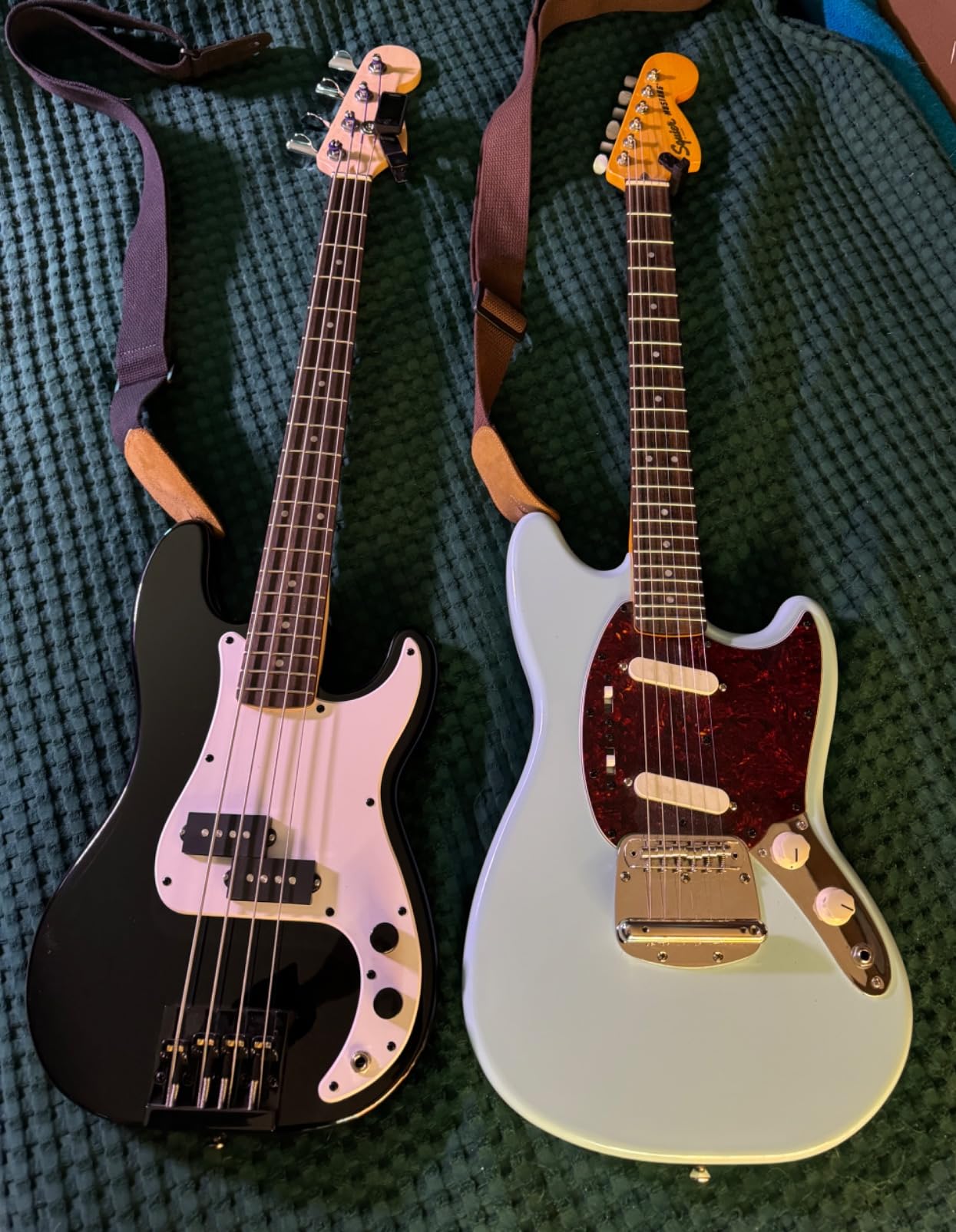Squier Mini Precision Bass, Black, Laurel Fingerboard customer photo 2