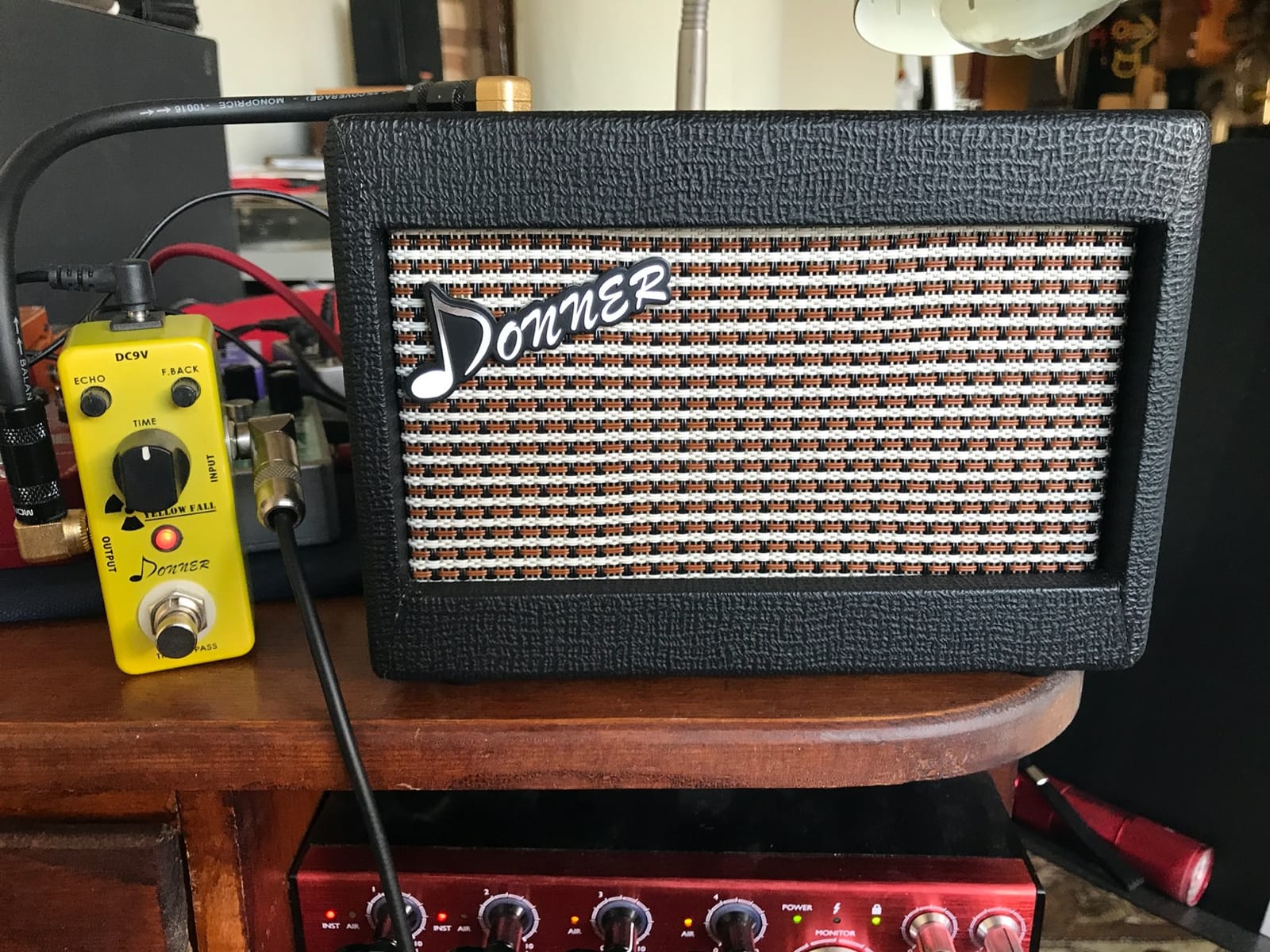 Donner Mini Electric Guitar Amp Wooden 5W Small Amplifier Desktop Practice Guitar Speaker, M-3 customer photo 1