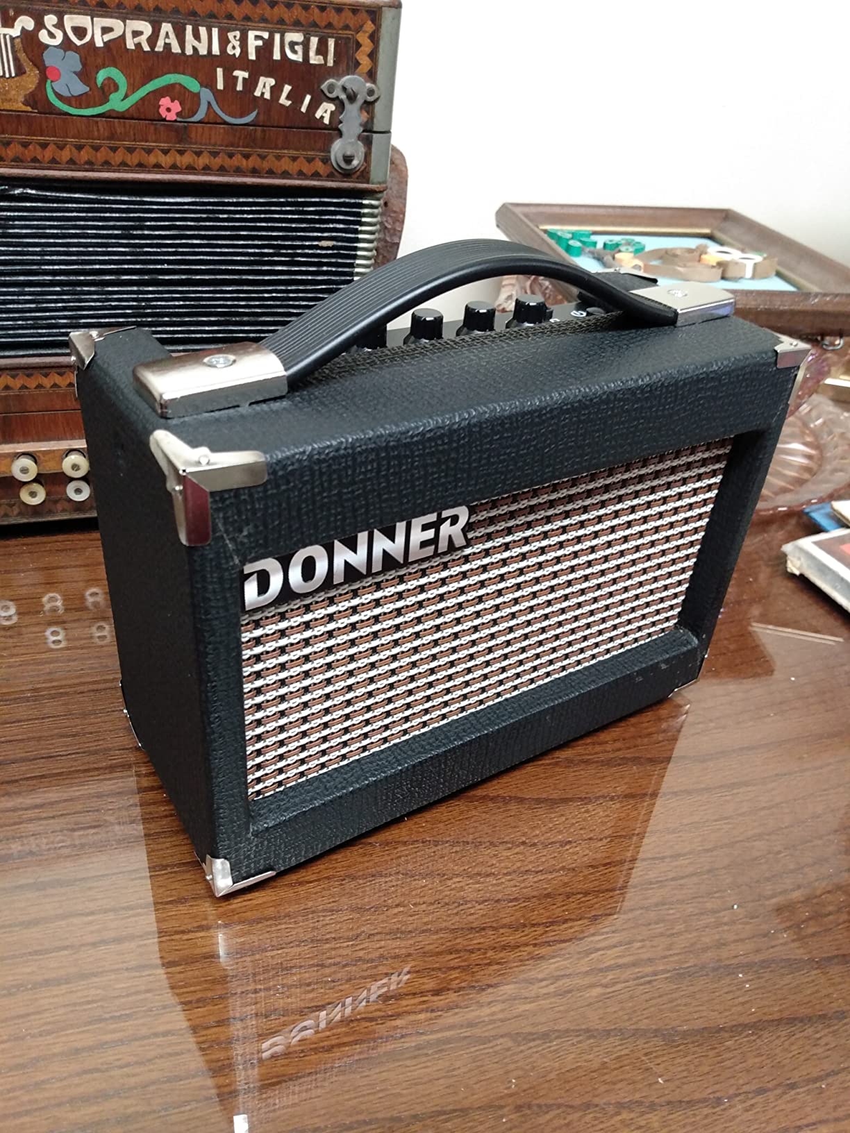 Donner Mini Electric Guitar Amp Wooden 5W Small Amplifier Desktop Practice Guitar Speaker, M-3 customer photo 2