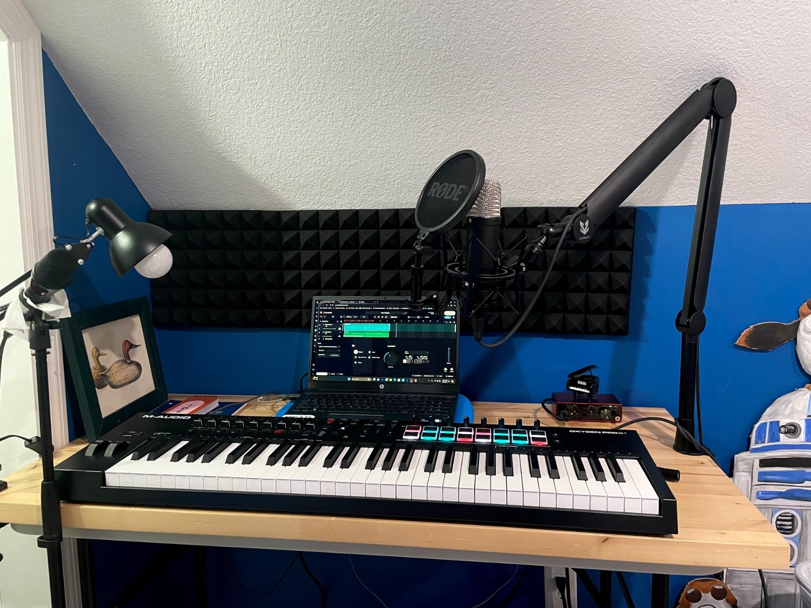 M-Audio Oxygen Pro 61 USB MIDI Keyboard Controller | 61 Velocity-Sensitive Keys, 16 Beat Pads, 8 Knobs, 9 Faders, and Bundled DAW Recording Software customer photo 1