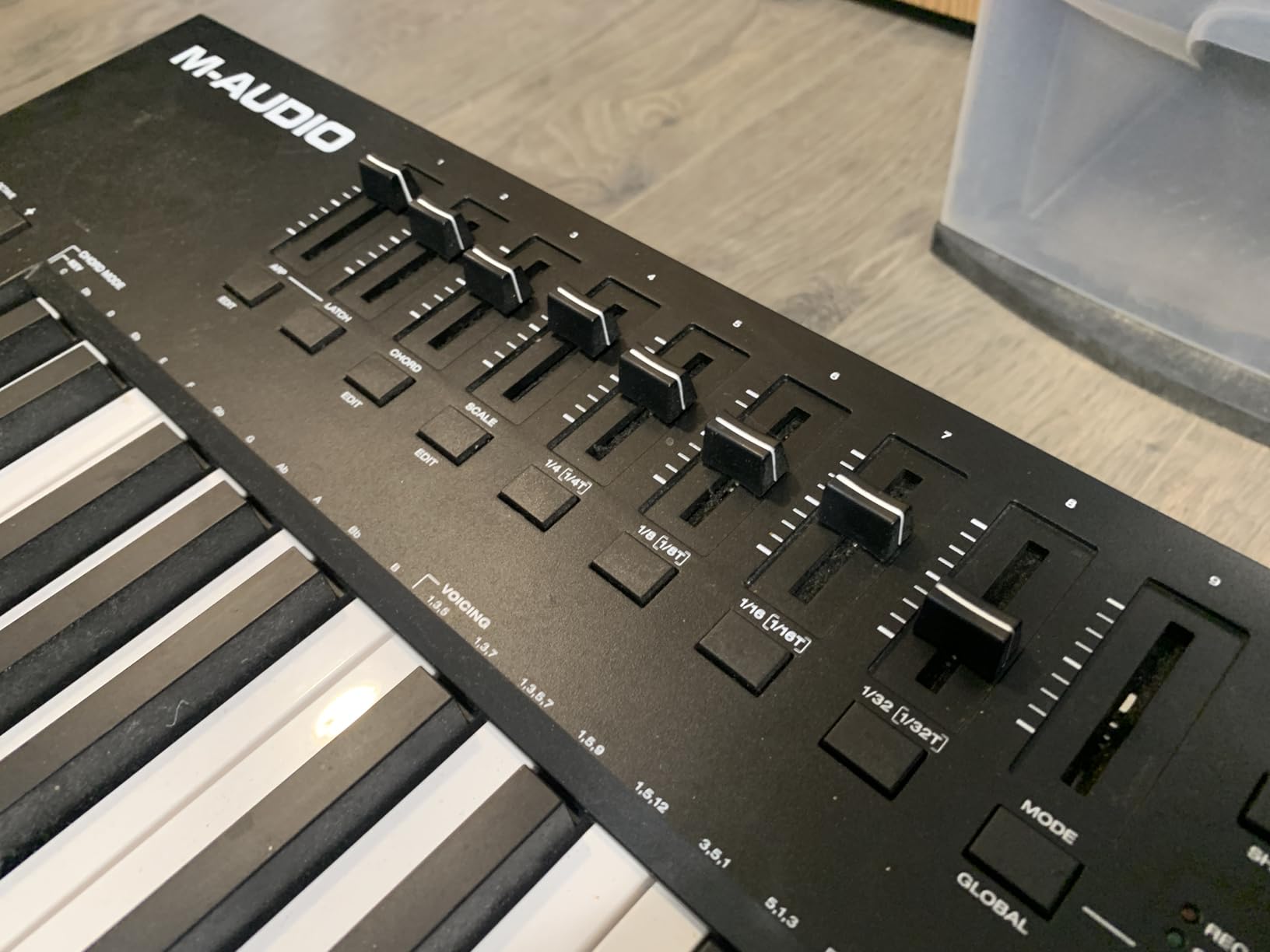 M-AUDIO Oxygen Pro 49 USB MIDI Keyboard Controller | 49 Velocity-Sensitive Keys, 16 Beat Pads, 8 Knobs, 9 Faders, and Bundled DAW Recording Software customer photo 1