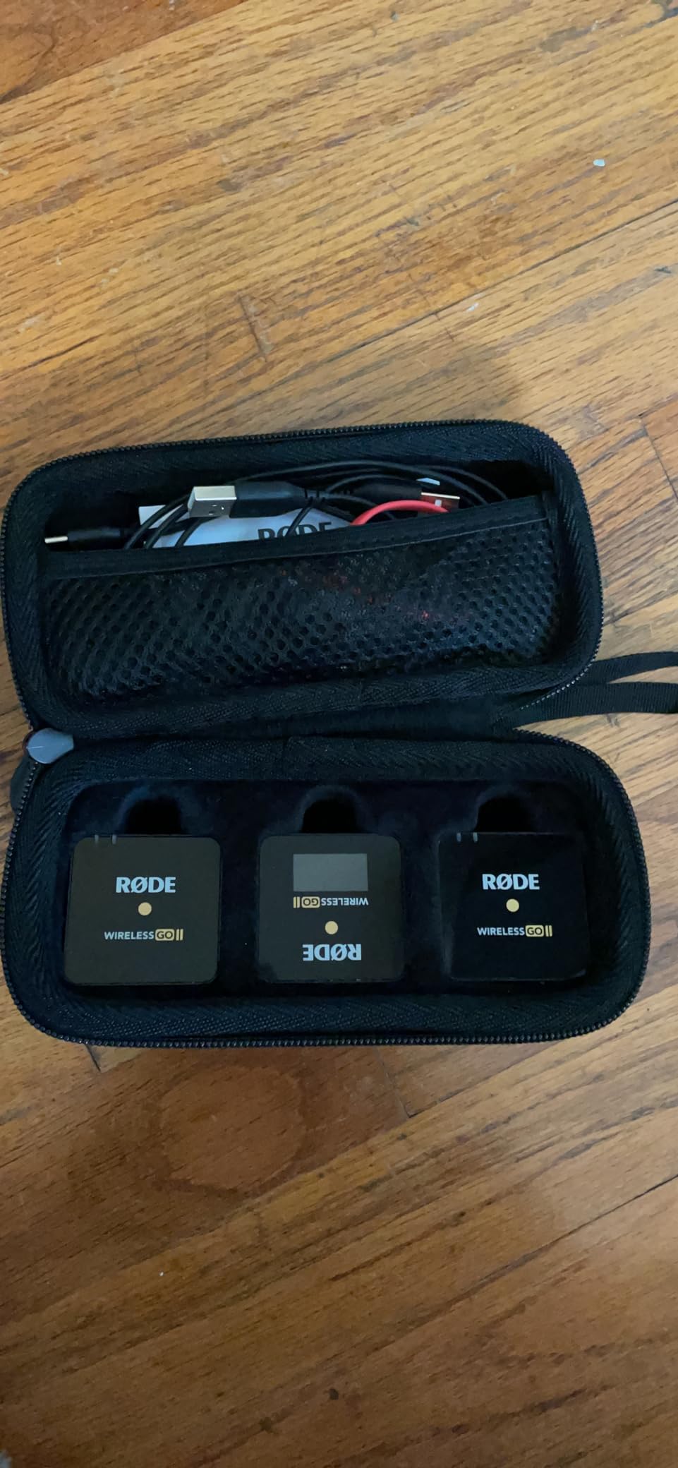 RØDE Wireless GO II Ultra-compact Dual-channel Wireless Microphone System with Built-in Microphones, On-board Recording and 200m Range for Filmmaking, Interviews and Content Creation customer photo 1