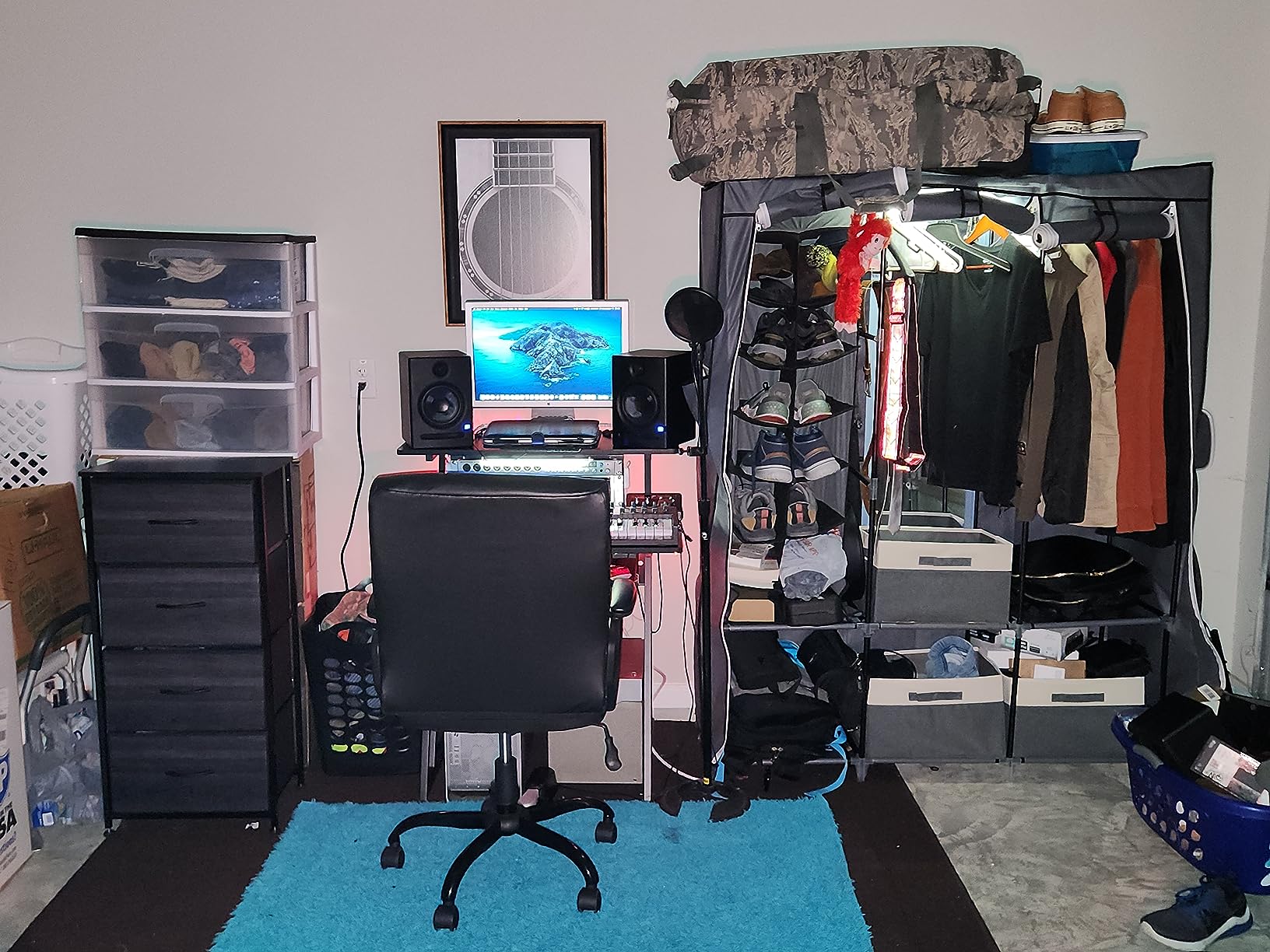 Monoprice Stage Right Recording Studio Desk with Raised Platform and Keyboard Tray, Black customer photo 1