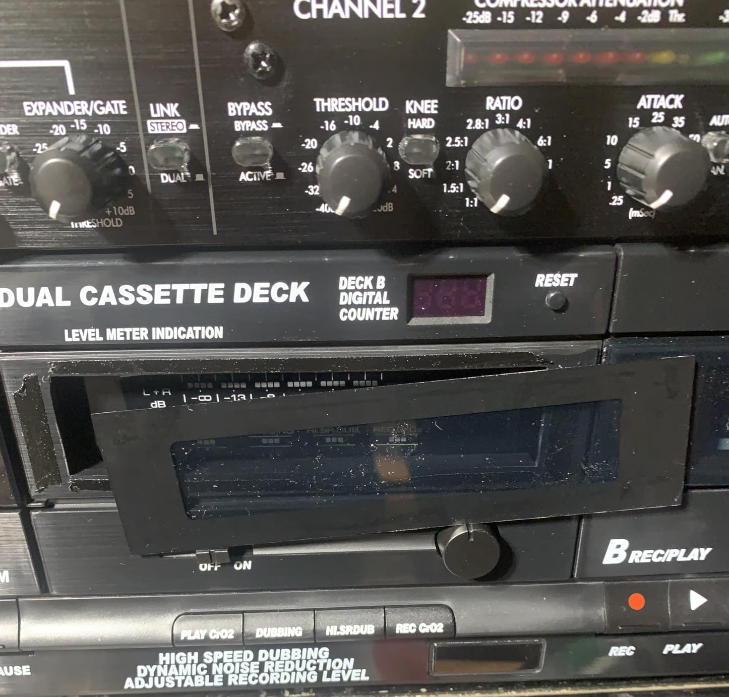 PyleUsa Dual Cassette Deck | Music Recording Device with RCA Cables | Removable Rack Mounting Hardware | CrO2 Tape Selector | Built-in 3 Digit Tape Counter - 110V/220V customer photo 1