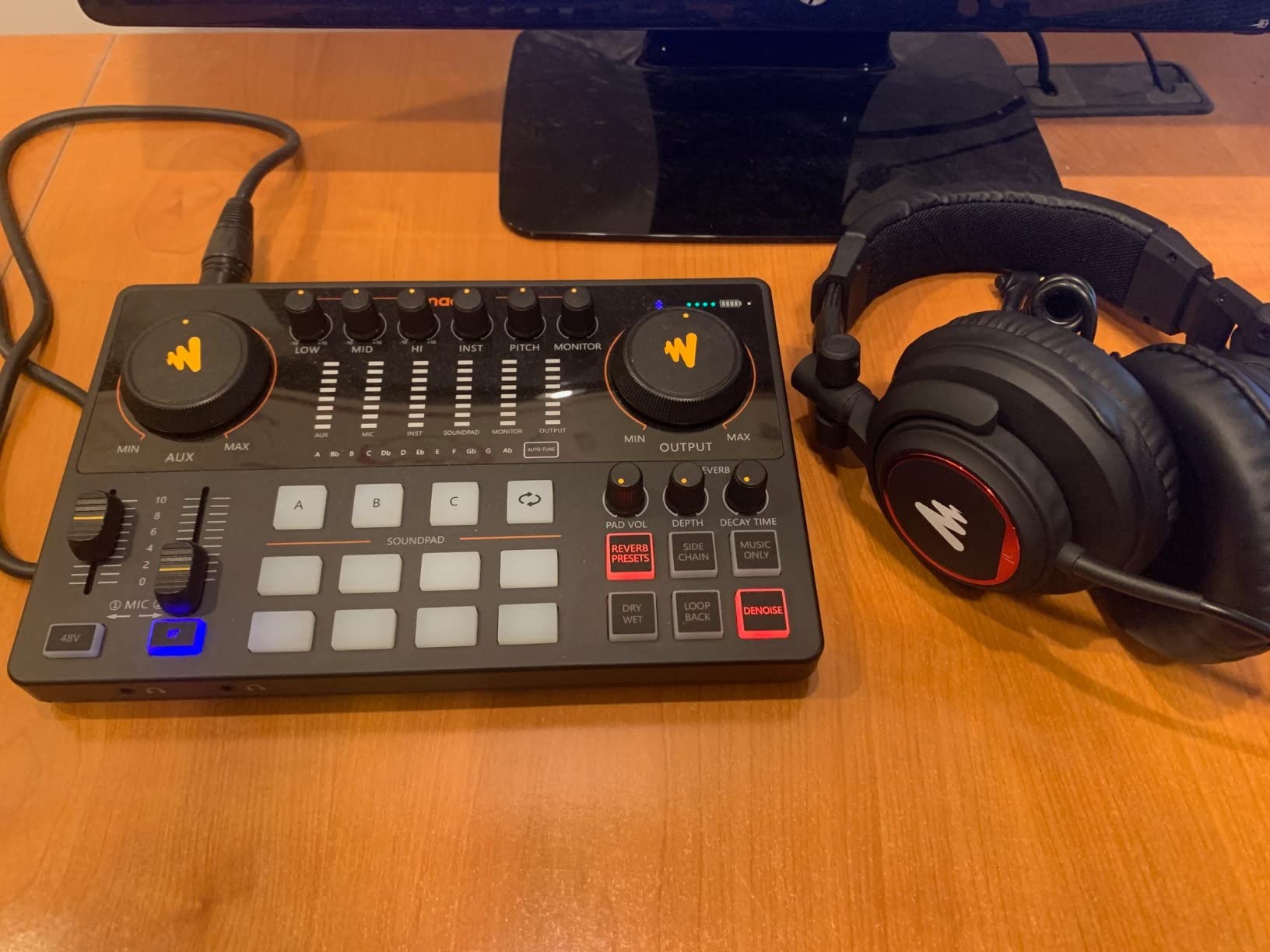 MAONO AME2A Podcast Equipment Bundle with Audio Interface and XLR Condenser Mic, 48V Phantom Power customer photo 2