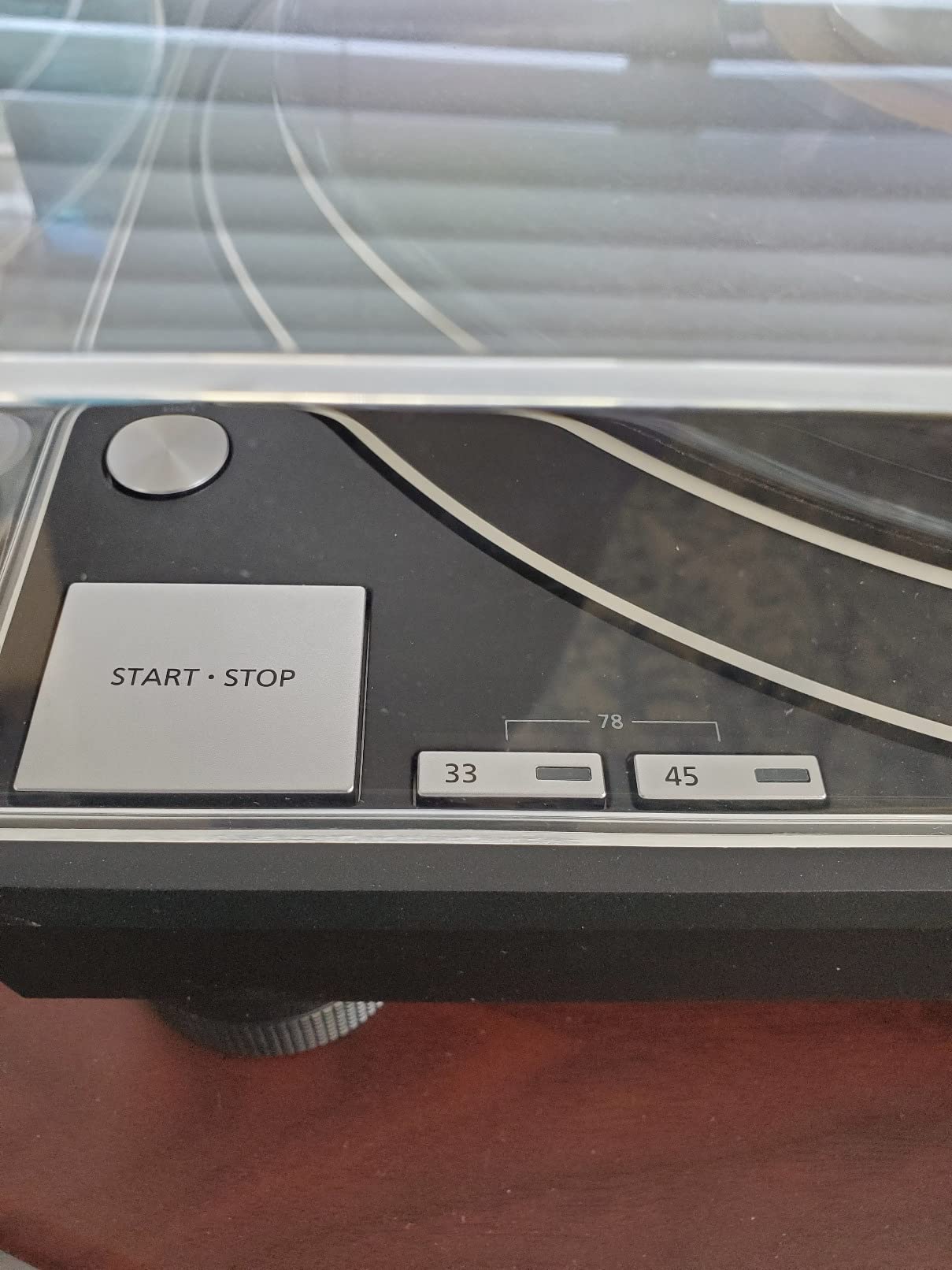 Technics Turntable, Premium Class HiFi Record Player with Coreless Direct, Stable Playback, Audiophile-Grade Cartridge and Auto-Lift Tonearm, Dustcover Included - SL-100C, Black (SL-100C-K) customer photo 1