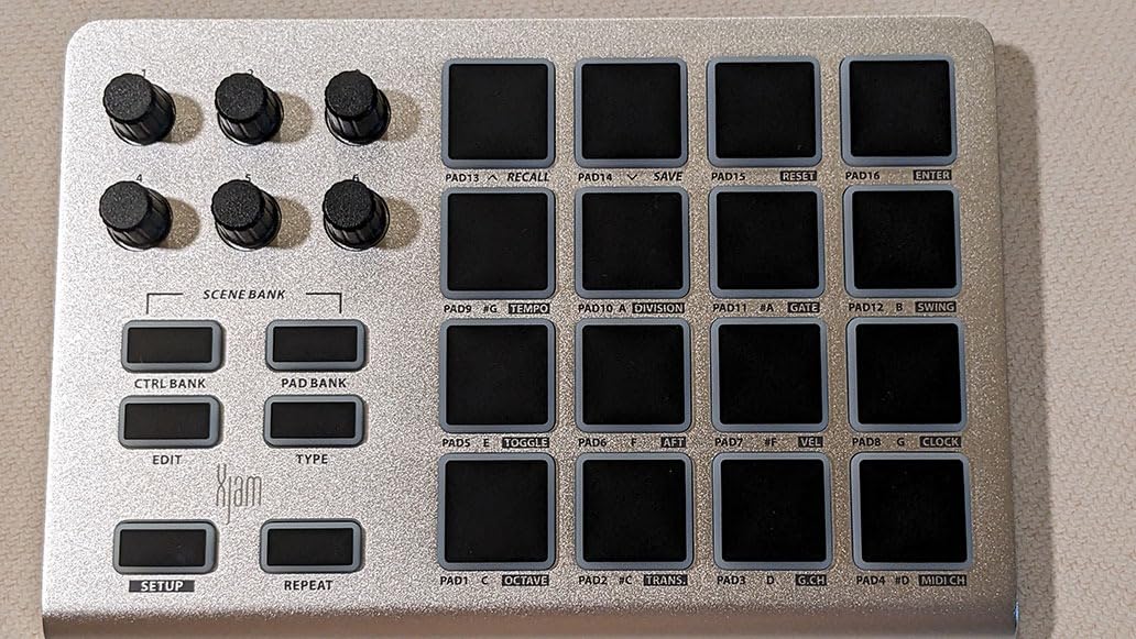Xjam Mobile Studio MIDI Pad Controller - Apple-style ultra-thin aluminum frame, velocity-sensitive, polyphonic aftertouch, plug & play on iPad, iPhone, Mac, PC customer photo 2