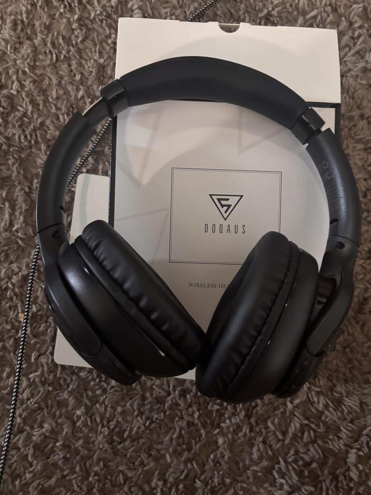 DOQAUS Bluetooth Headphones Over Ear Wireless, 90H Playtime customer photo 2