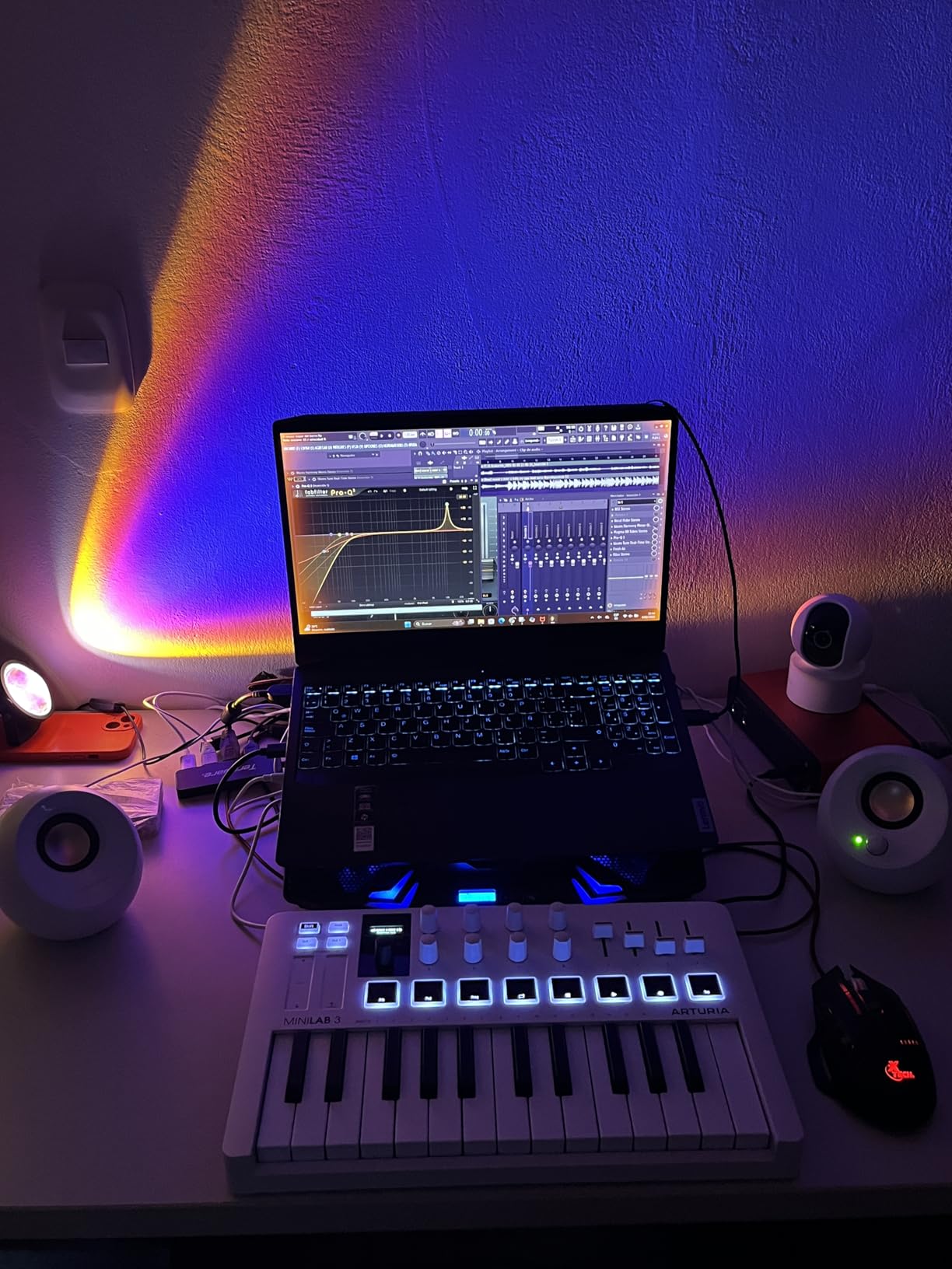 Arturia MiniLab 3 Universal MIDI Controller, White | All in One Software Package, 25 Keys, 8 Multi-Color Pads customer photo 1