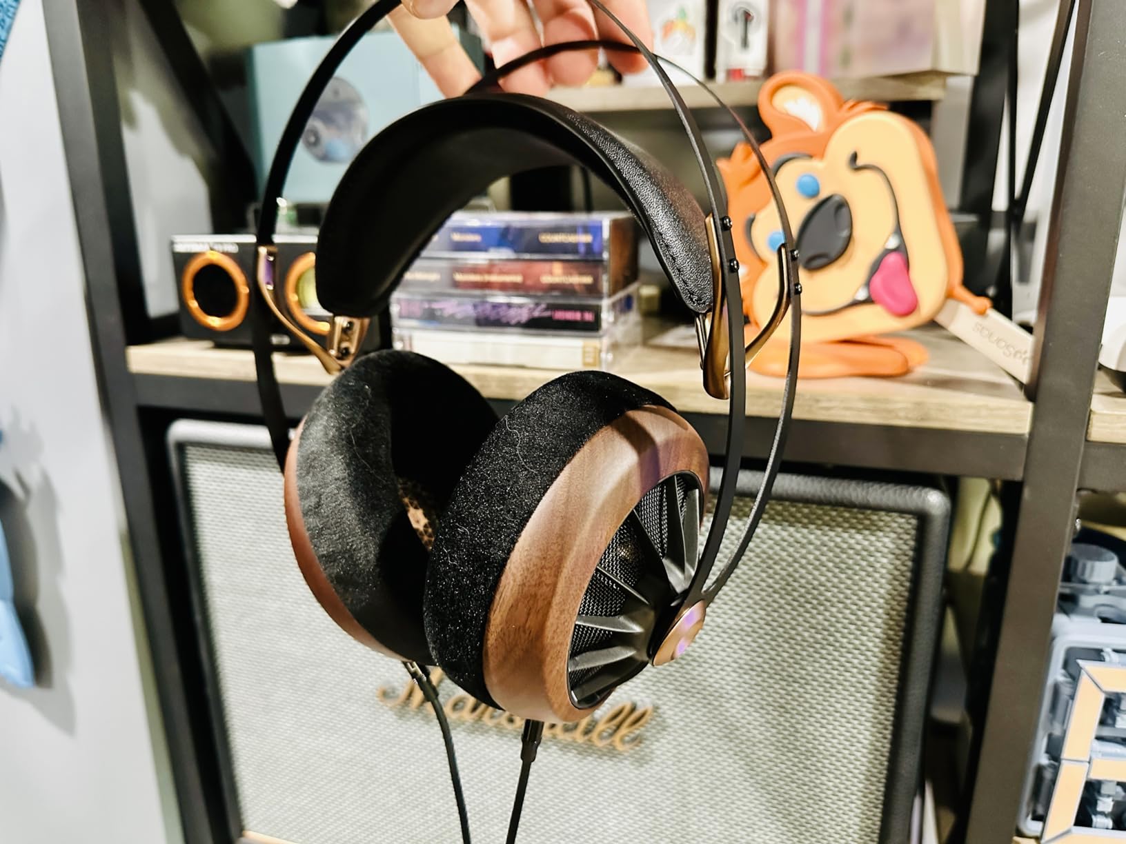 MEZE AUDIO 109 PRO | Wired Over-The-Ear Walnut Wood Audiophile Open-Back Headphones | 50mm Dynamic Drivers | Low Impedance 40 Ohms | Cables and Carrying Pouch Included | 2-Year Warranty customer photo 2