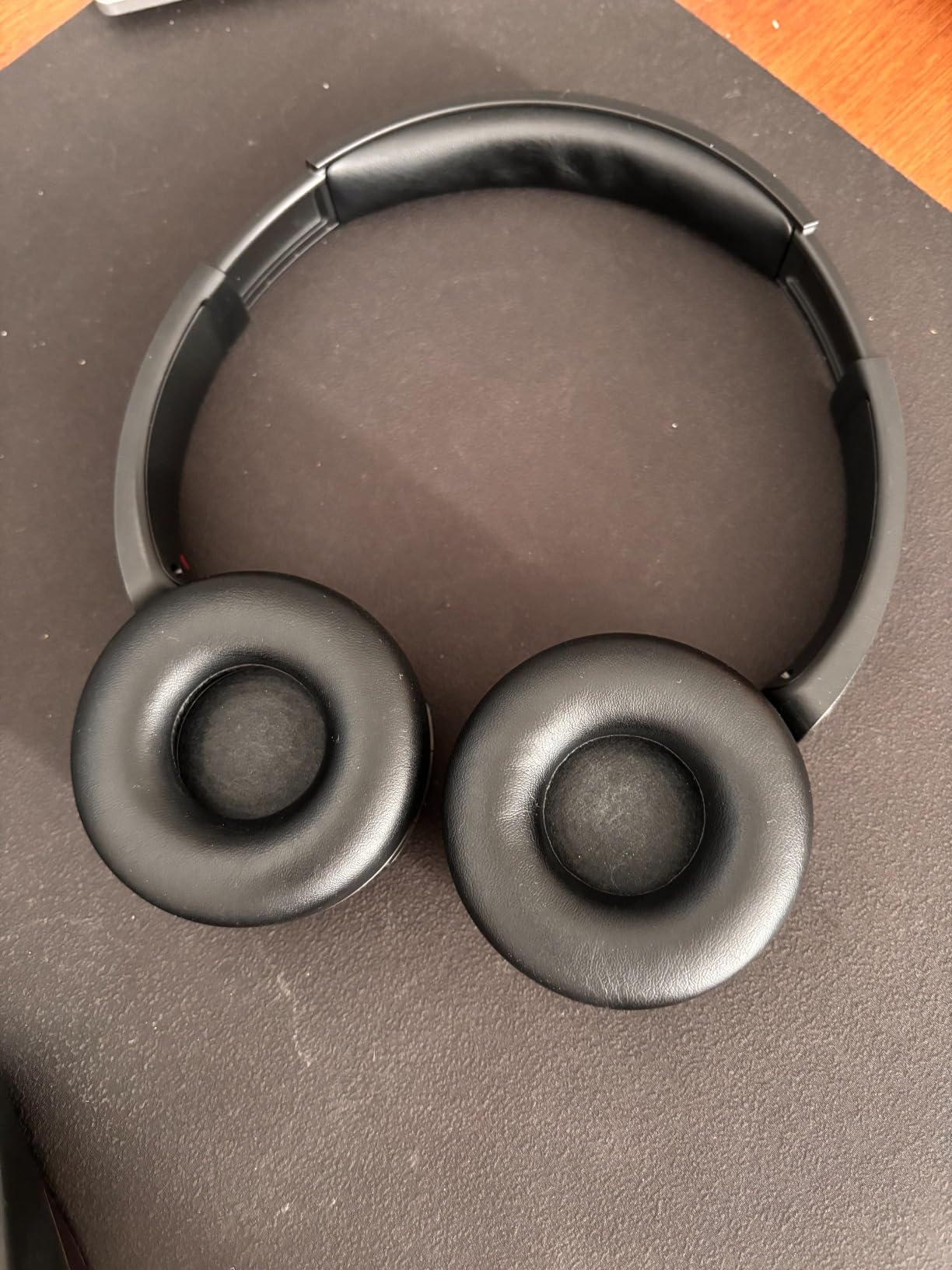 Sony WH-CH520 Wireless On-Ear Bluetooth Headphones with Microphone customer photo 1