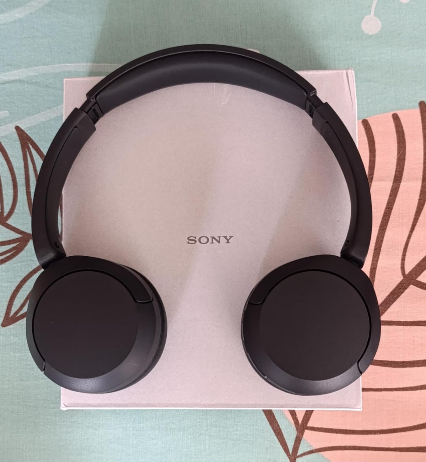 Sony WH-CH520 Wireless On-Ear Bluetooth Headphones with Microphone customer photo 2