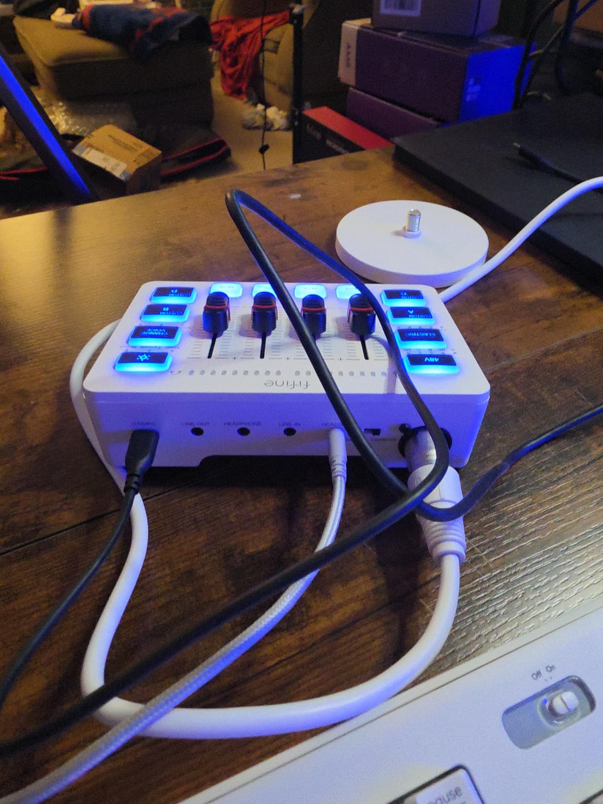 FIFINE AmpliGame SC3 Audio Interface for Streaming, Gaming, and Recording - XLR Microphone Interface, RGB PC Mixer with Individual Control, Volume Fader, Mute Button, 48V Phantom Power customer photo 1