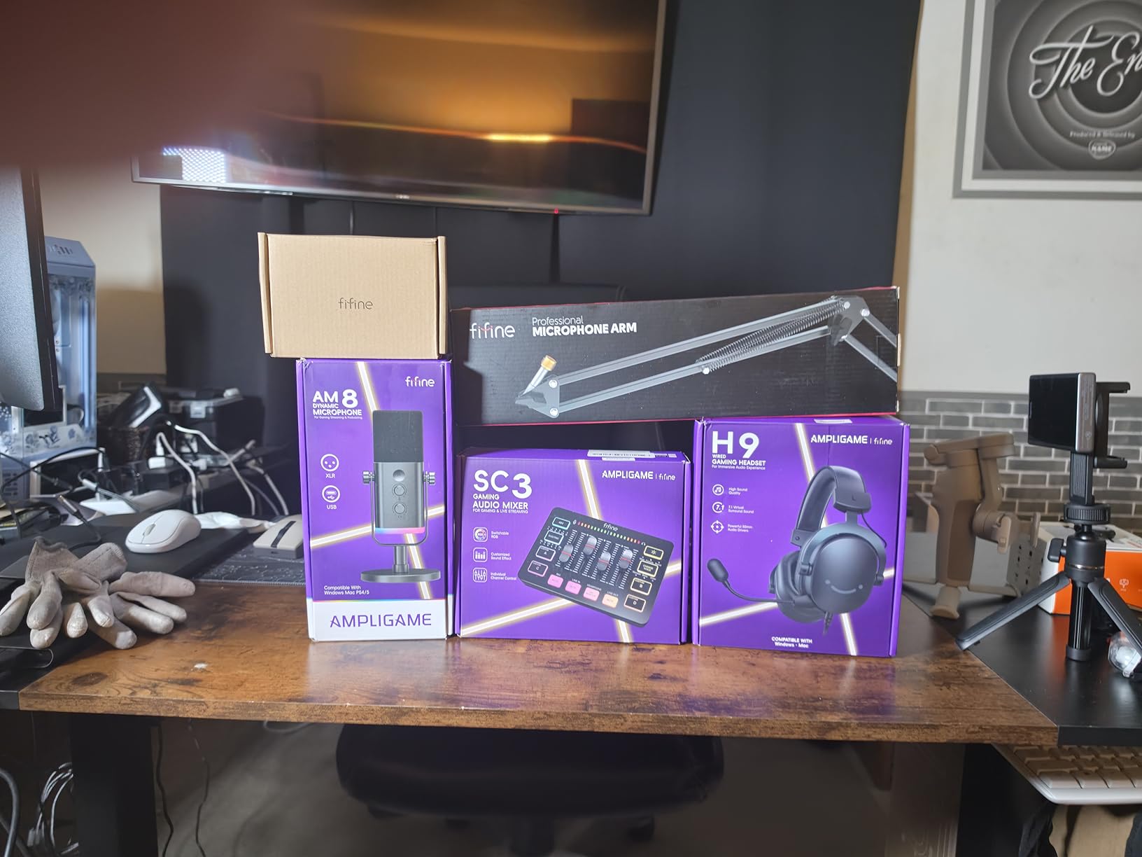 FIFINE AmpliGame SC3 Audio Interface for Streaming, Gaming, and Recording - XLR Microphone Interface, RGB PC Mixer with Individual Control, Volume Fader, Mute Button, 48V Phantom Power customer photo 2
