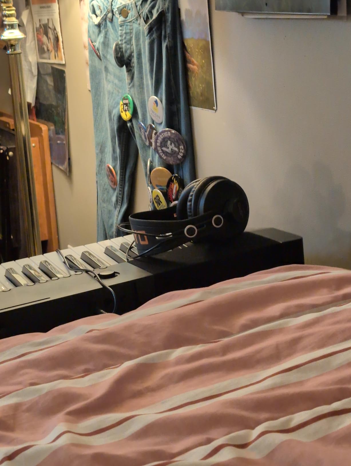 JOYO Studio Monitor Headphones, 50mm Drivers Over-Ear with Passive Noise Isolation (JMH-02) customer photo 1