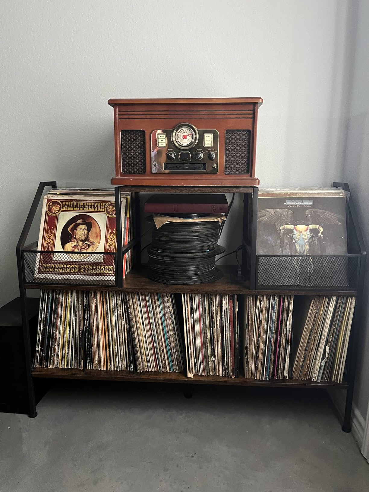 Homeiju Record Player Stand Holds up to 500 Albums, Turntable Stand with Vinyl Record Player Storage Cabinet, Records Vinyl Albums Storage, Rustic Brown customer photo 1