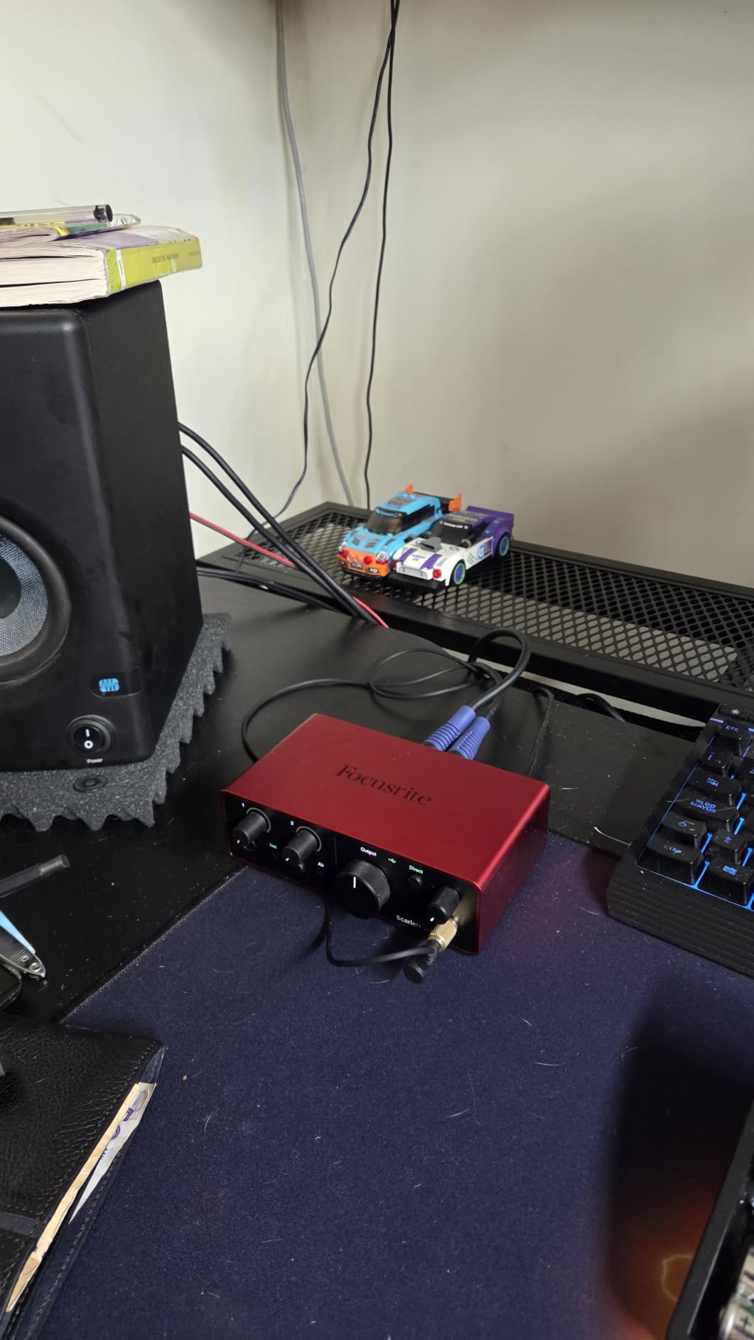 Focusrite Scarlett Solo 4th Gen USB Audio Interface, for the Guitarist, Vocalist, or Producer - High-Fidelity, Studio Quality Recording, and All the Software You Need to Record | 1 XLR Mic Preamp, 1 Hi-Z Instrument Input, 24-Bit/192kHz, 120dB Dynamic Range, Air Modes, PC/Mac/iPad Compatible customer photo 2