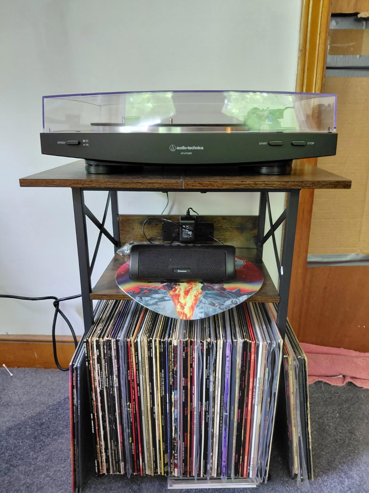 AMHANCIBLE Record Player Stand with Charging Station, Turntable Stand with Storage Cabinet, 3 Tier End Table Hold Up to 100 Albums, Record Table for Vinyl, Living Room, Rustic Brown, HETCD01BR-1 customer photo 1