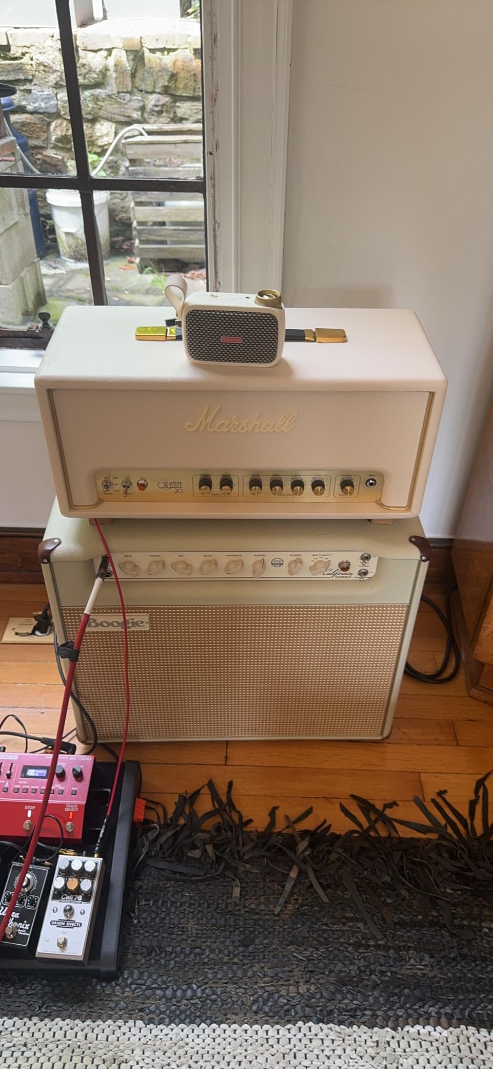 Spark GO 5W Ultra-Portable Smart Amp & Speaker - Pearl | Ultra-portable amp & Bluetooth speaker in one. 33 amps, 43 effects, 100k+ tones, Spark AI, Smart Jam, up to 8-hr battery. customer photo 2