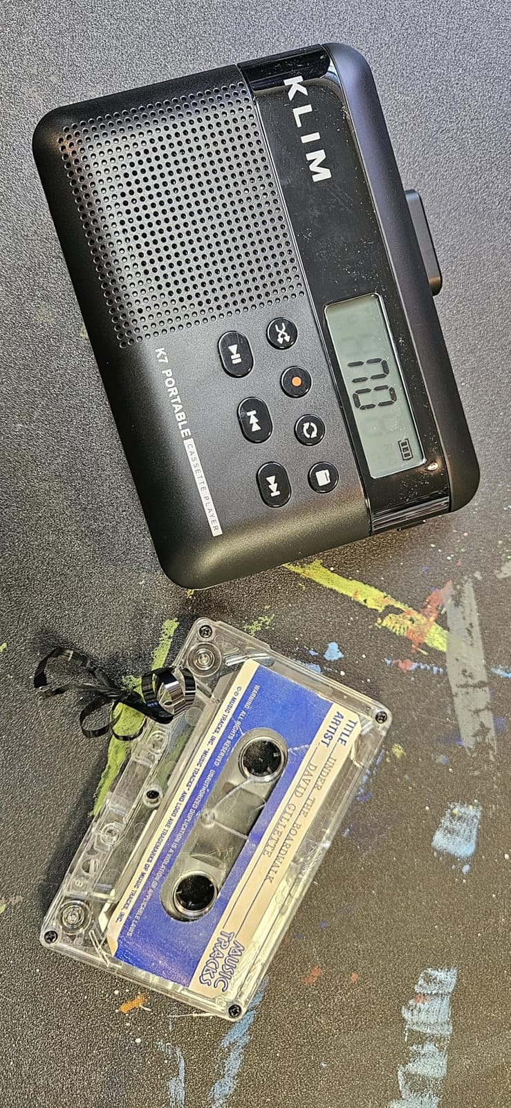 KLIM K7 Cassette Tape Player - Cassette to MP3 Converter - Portable - Built-in Microphone & Speaker - Rechargeable Battery - Earphones - 16GB SD Card - Black customer photo 2