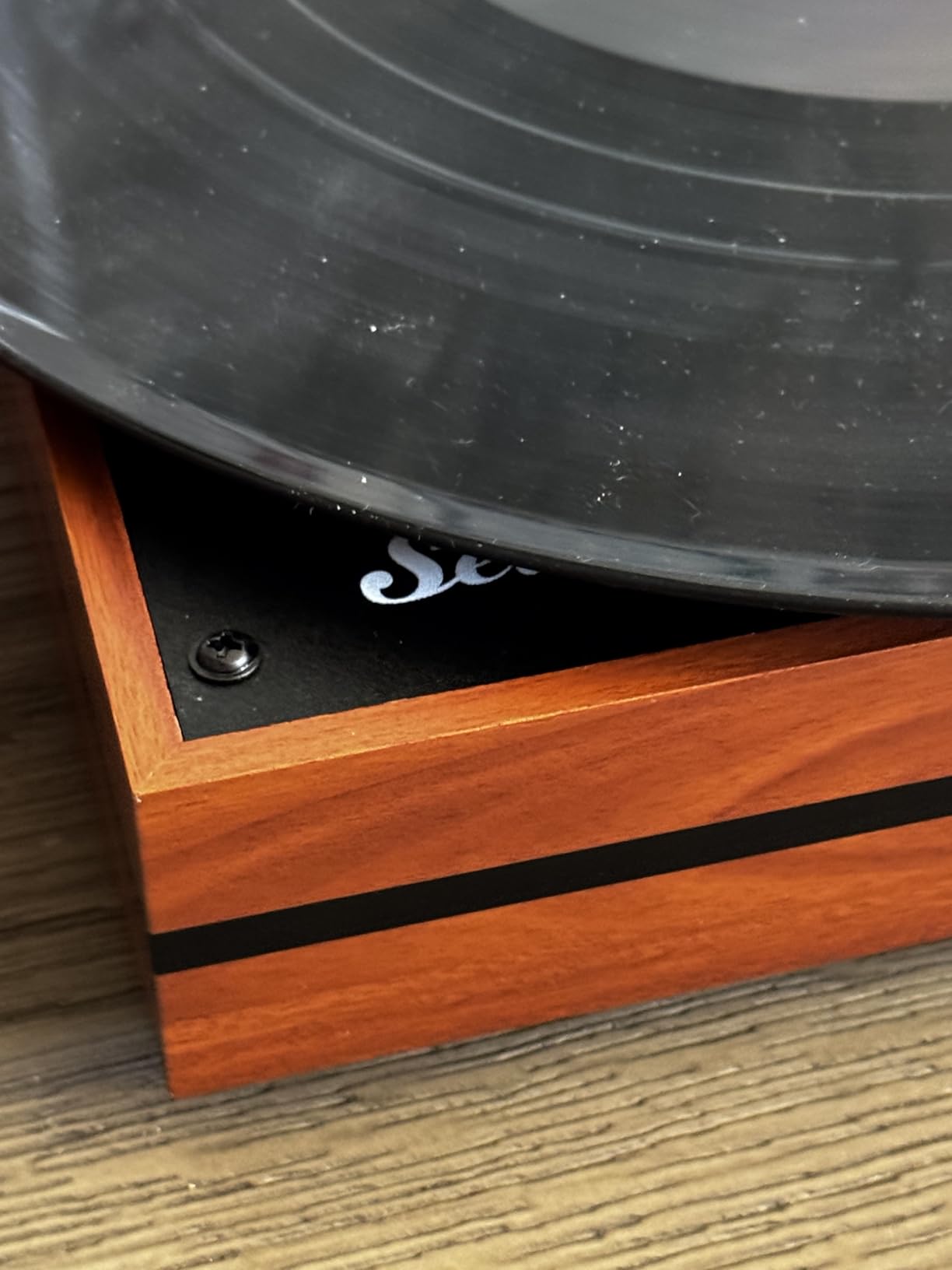 Seasonlife Vintage Vinyl Record Player with 2 External Speakers, Bark Red | Belt-Drive Turntable, Dual Stereo Bookshelf Speakers, LP Players, 3 Speed, BT Wireless Input, AUX, Headphone, Auto Stop, Retro Style customer photo 2
