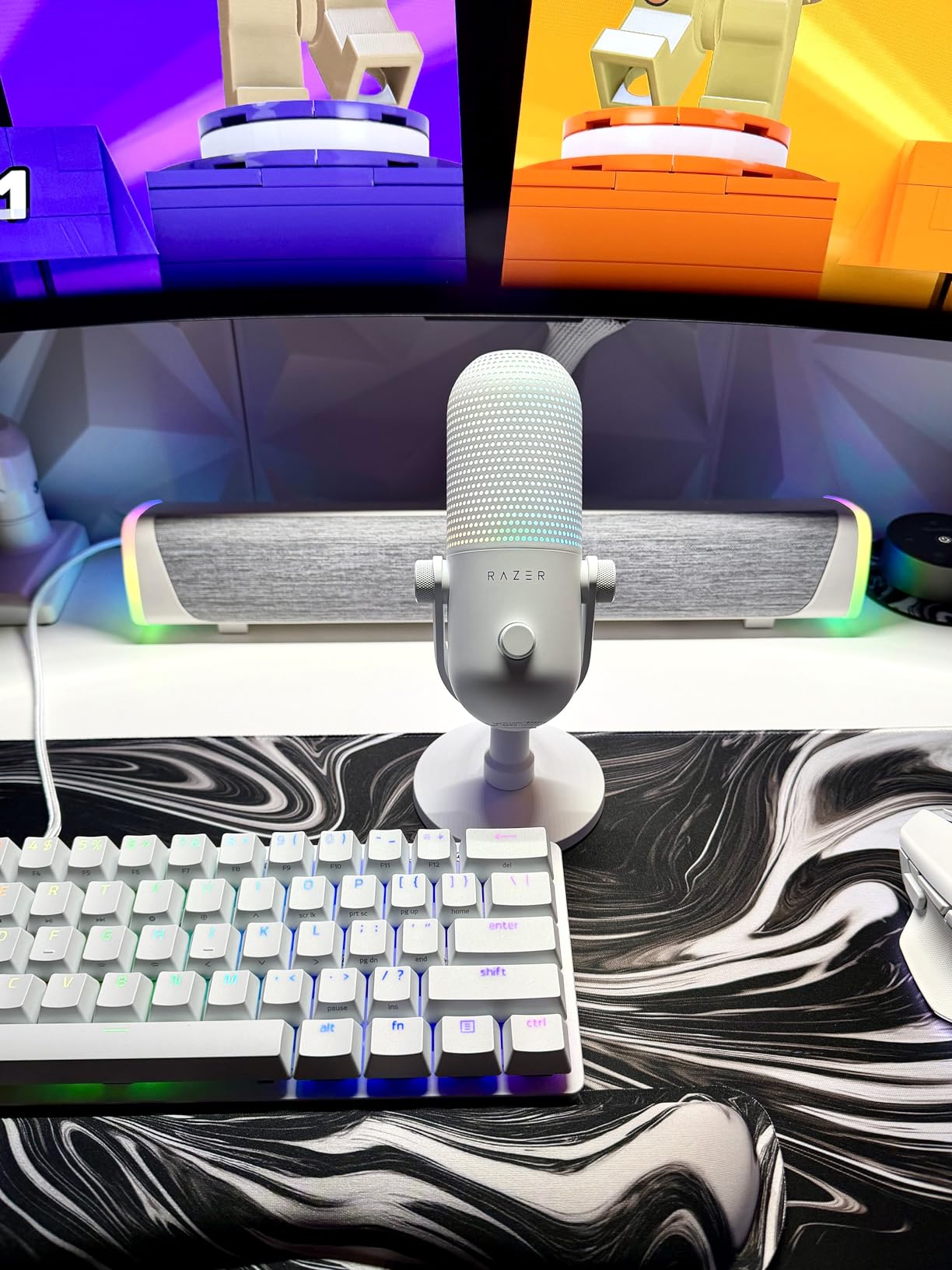 Razer Seiren V3 Chroma RGB, Stream & Game Reactive, USB Microphone, Black | Tap-to-Mute Sensor, Condenser Mic, Digital Gain Limiter & Shock Absorber, Works with OBS, Discord, Zoom, Teams customer photo 2