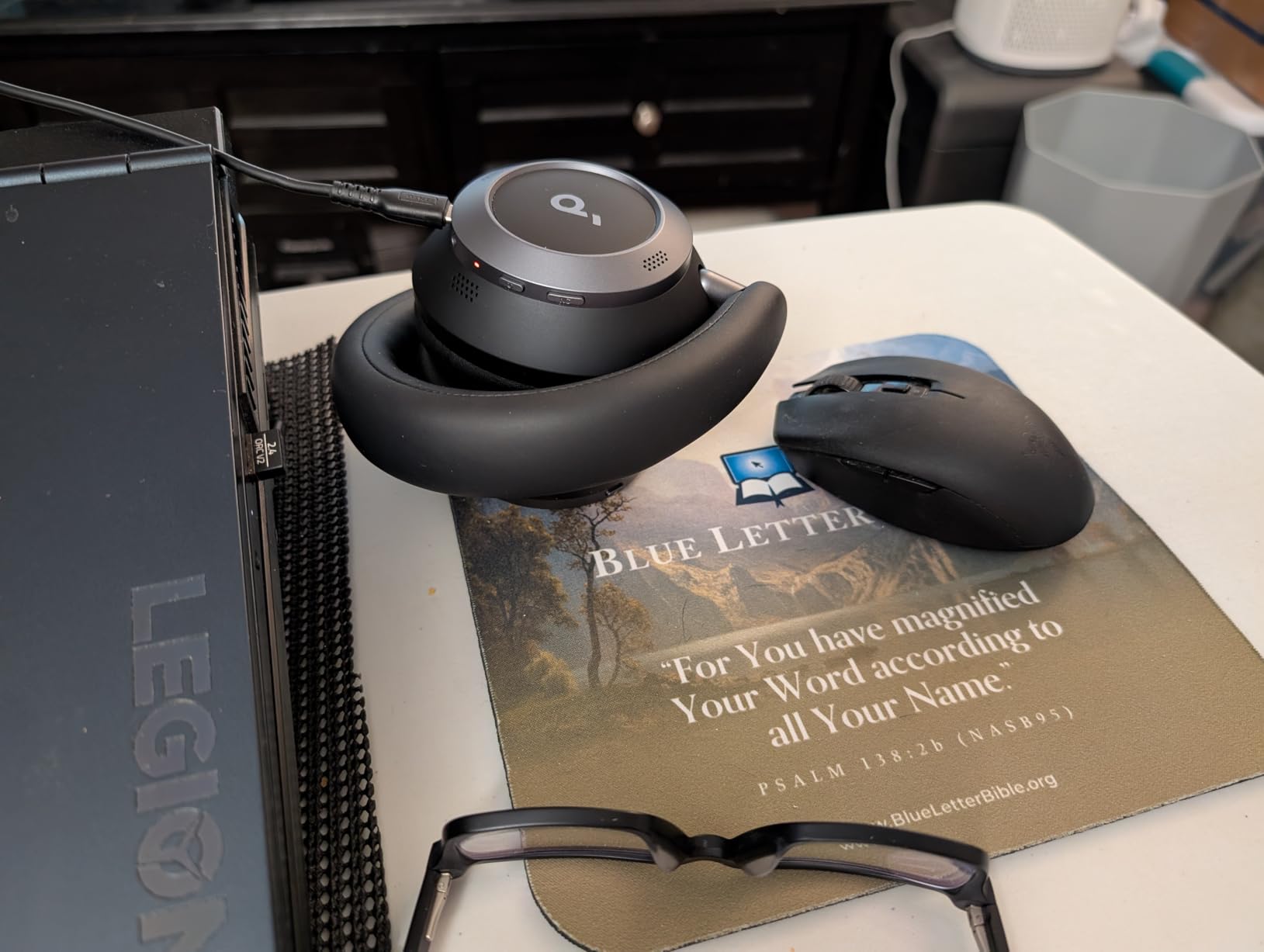 Soundcore Anker Space One Pro Wireless Over-Ear Headphones, Adaptive ANC, 60H Playtime, Hi-Res LDAC, multipoint connection customer photo 2