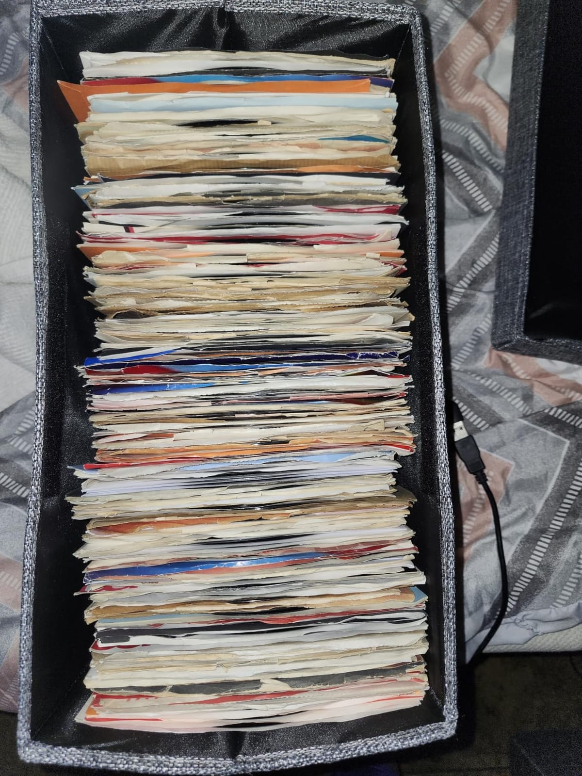 Vinyl Record Storage Box for 45 RPM LPs, 7-inch Record Holder Case with Lid customer photo 1
