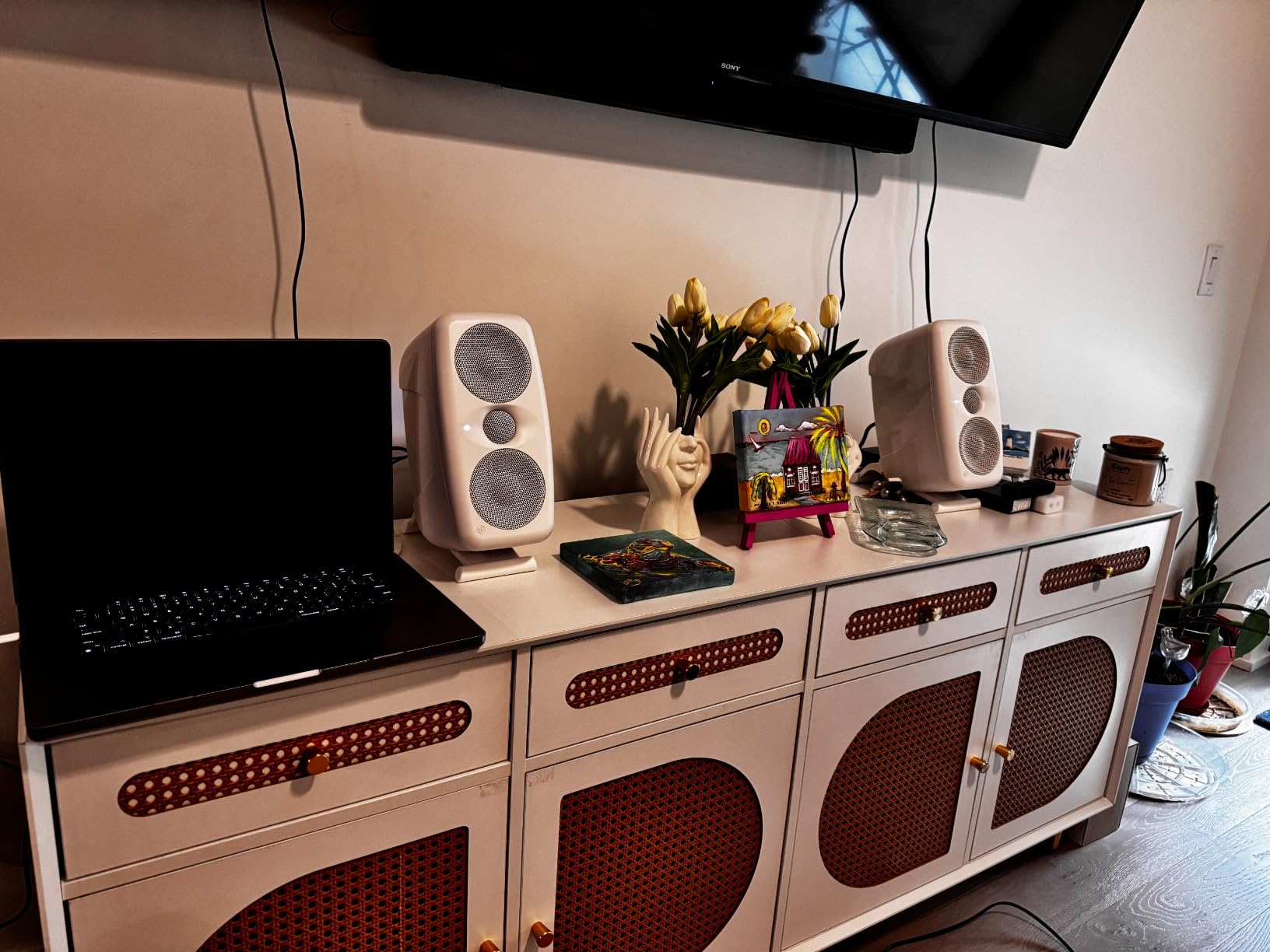 IK Multimedia iLoud MTM MKII (Pair Plus ARC mic) Compact Studio Monitor with Built-in ARC Room Correction, Speaker Emulation, 200W Power customer photo 2