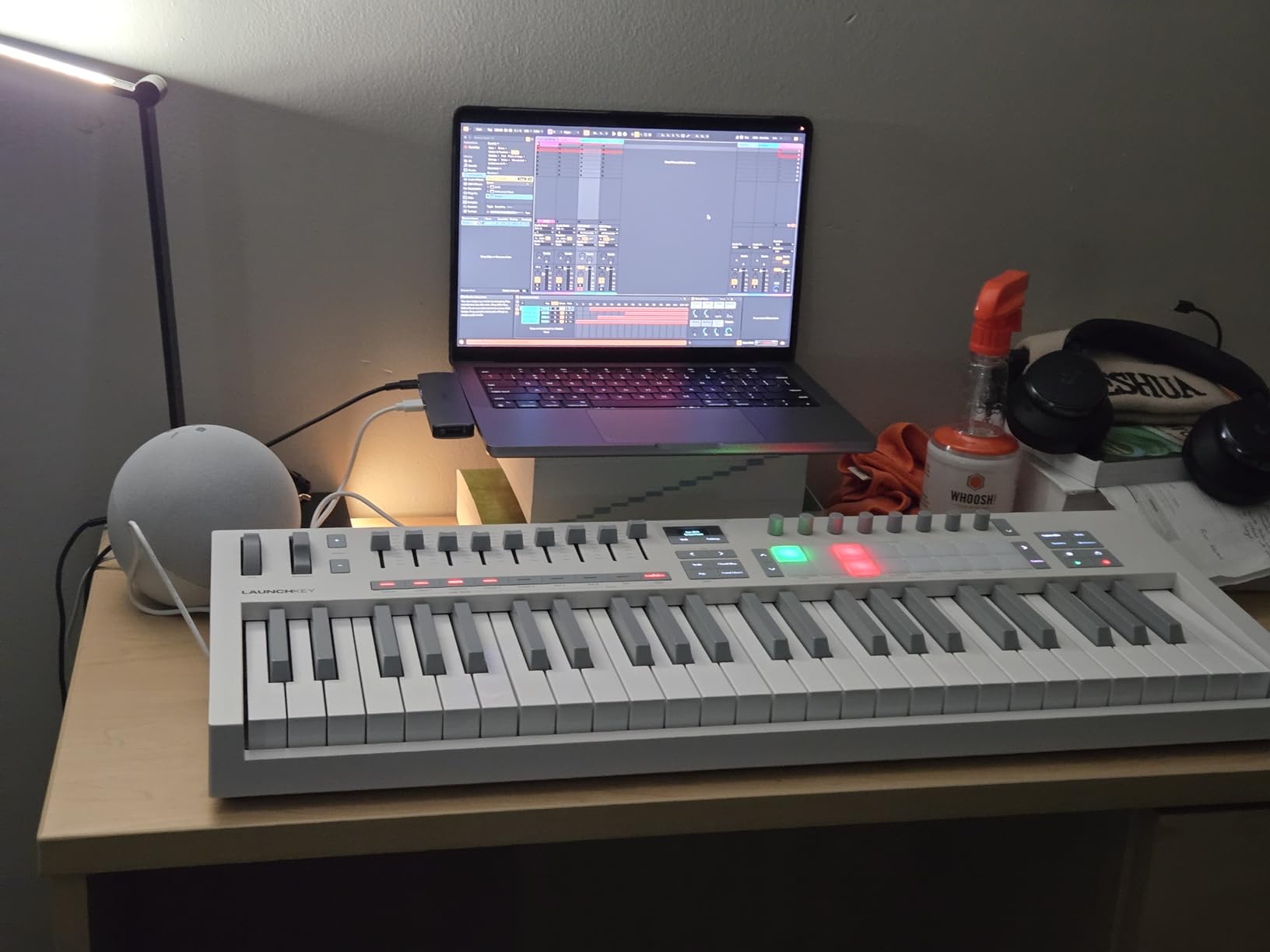Novation Launchkey 49 MK4 - 49 key Semi-Weighted, USB, MIDI Keyboard Controller with DAW Integration. Chord & Scale Modes, 8 Drum Pads, & Arpeggiator - Includes Software Bundle for Music Production | Verified Key Features: 49 Semi-Weighted, Waterfall-Style Piano Keys, 16 Rgb, 8 Endless Rotary Encoders, 9 Faders and Buttons customer photo 1