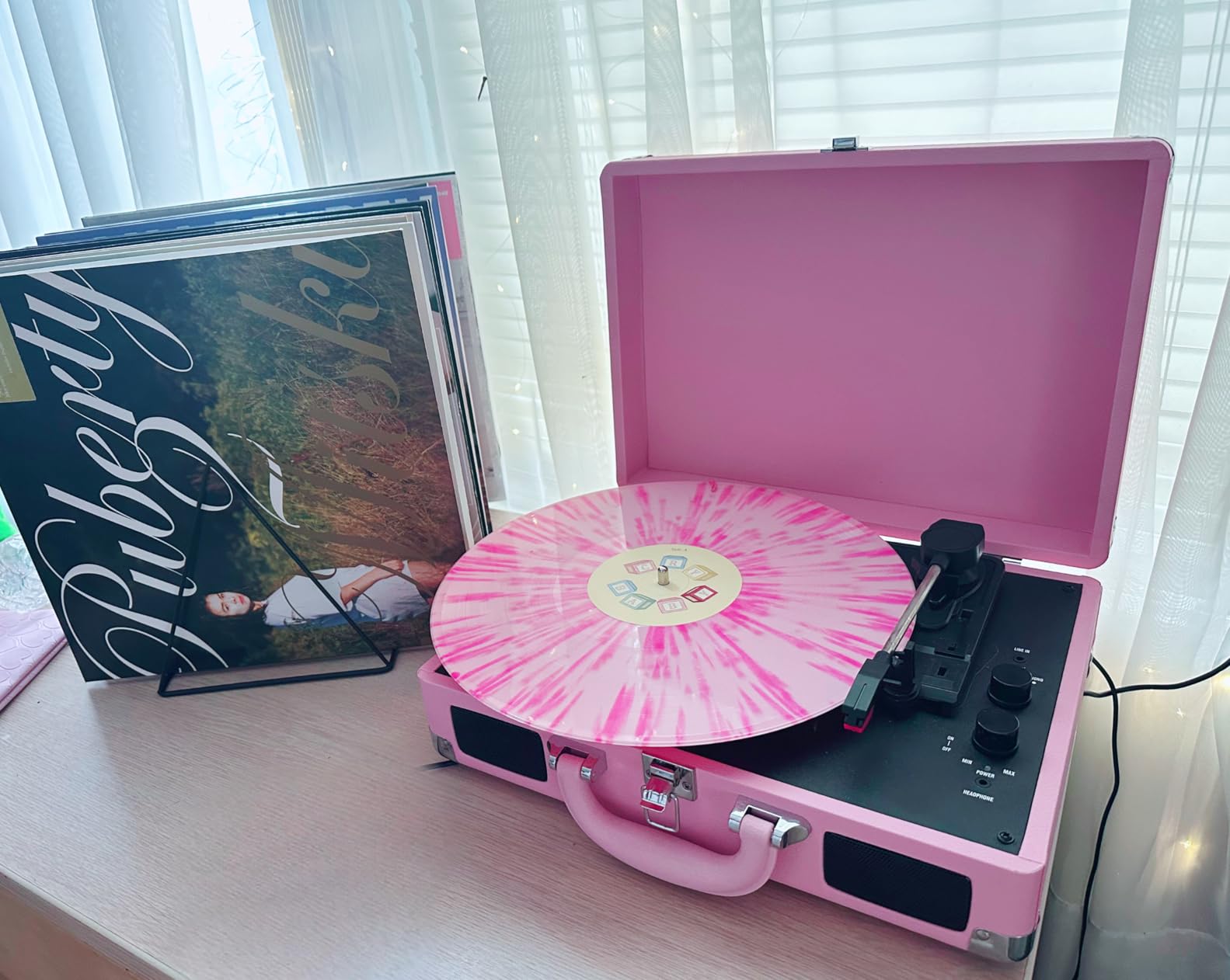 Vinyl Record Player 3-Speed Bluetooth Suitcase Portable Belt-Driven Record Player with Built-in Speakers RCA Line Out AUX in Headphone Jack Vintage Turntable, Pink customer photo 2