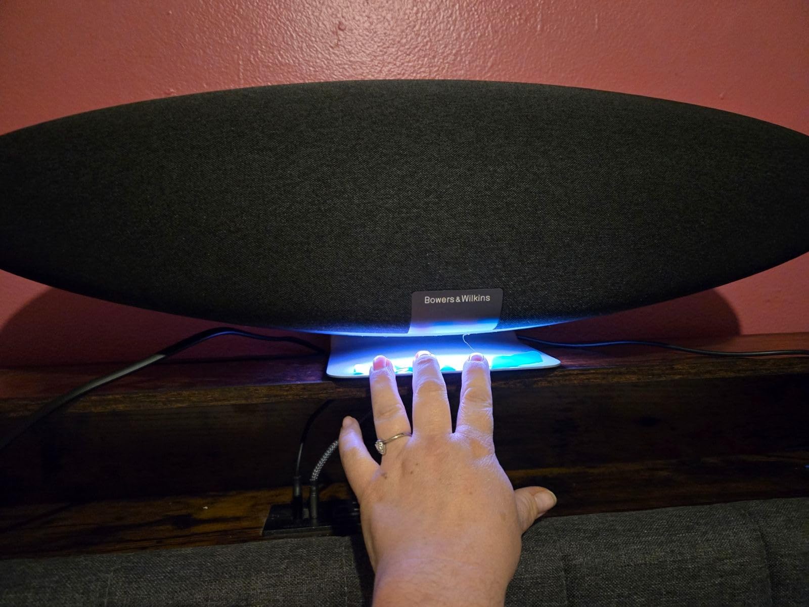 Zeppelin Pro Edition Wireless Speaker, Space Grey customer photo 2