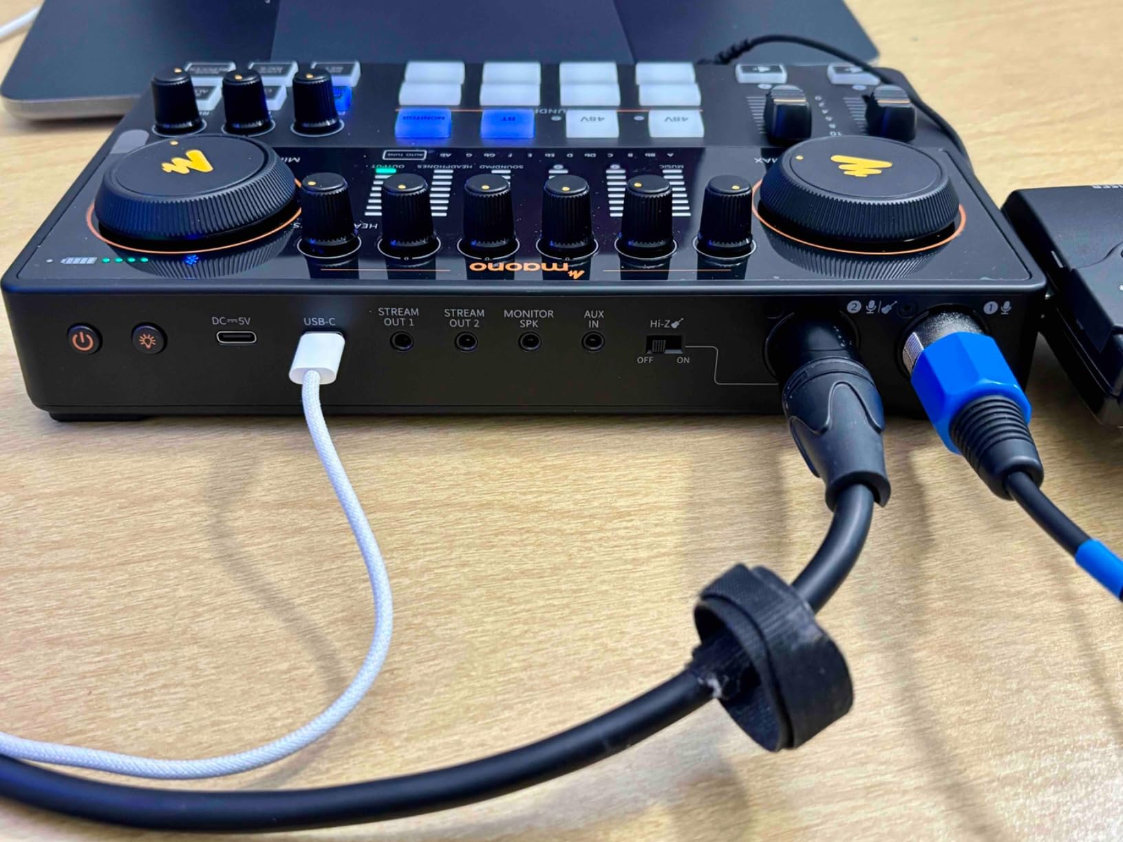 MAONO E2 Gen2 Podcast Equipment Bundle Audio Interface Mixer customer photo 2